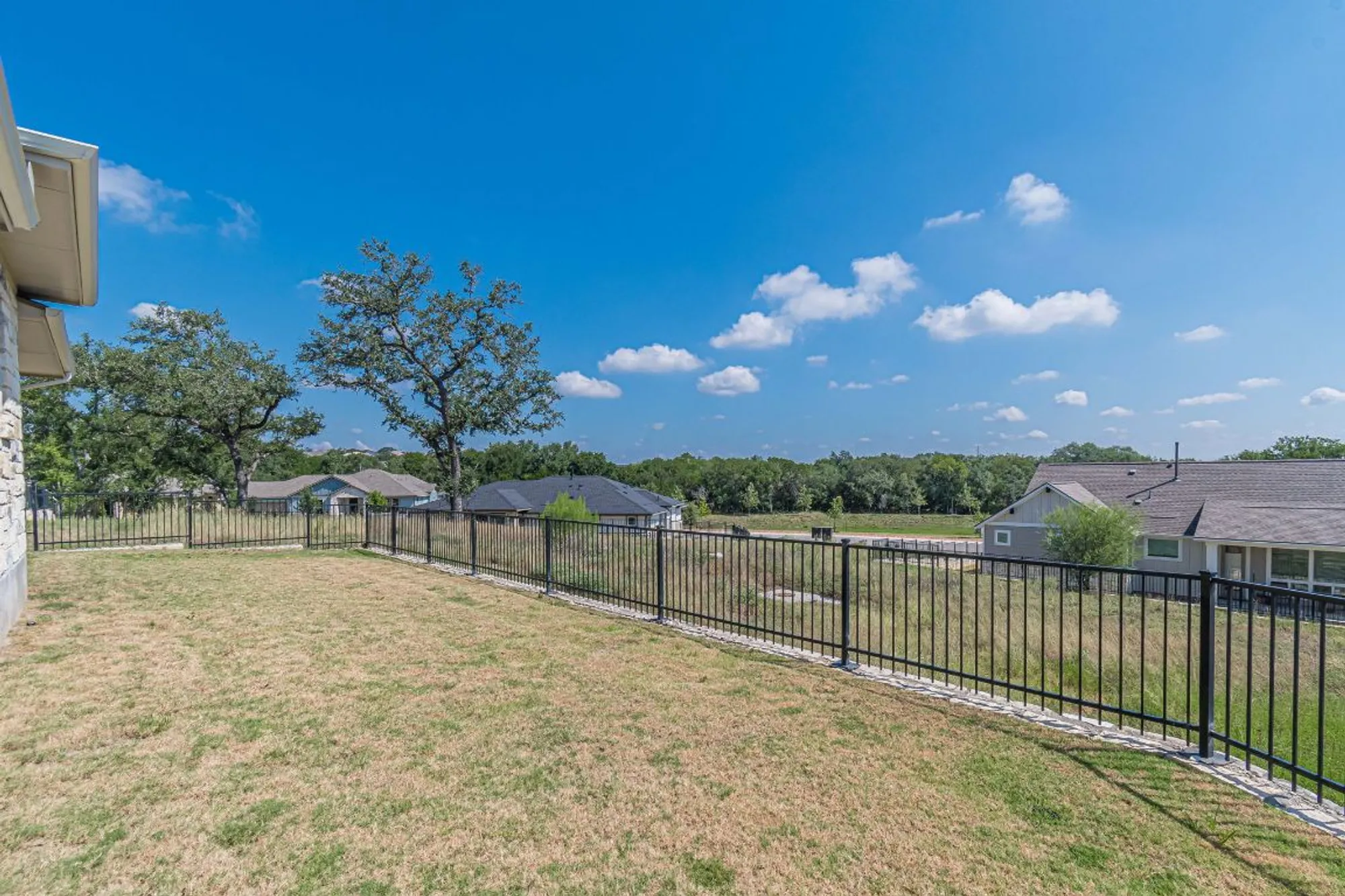 Property Slideshow image 31 of 40 | 112 diving crest cv unit 103, San Marcos, TX, 78666