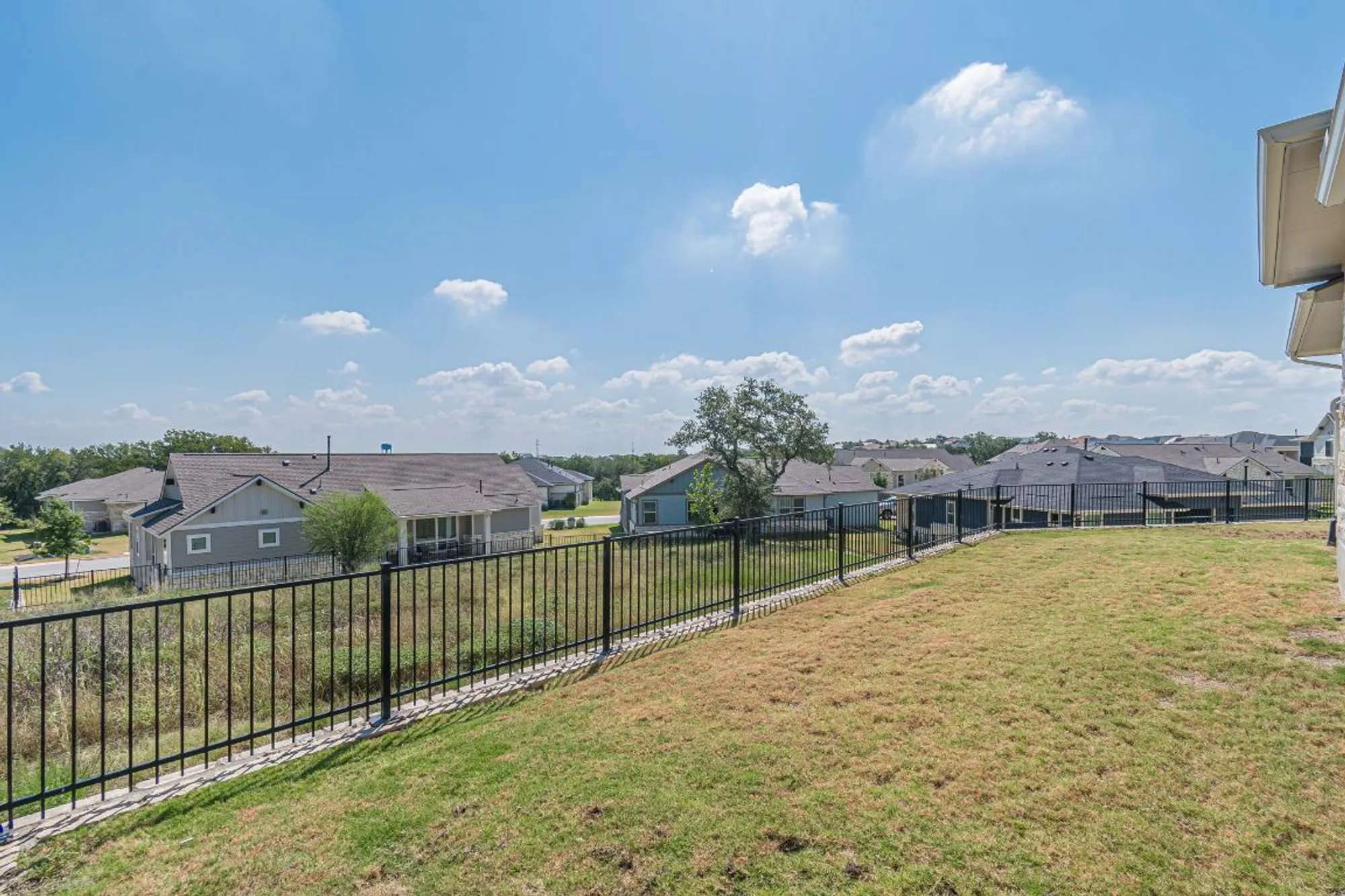 Property Slideshow image 33 of 40 | 112 diving crest cv unit 103, San Marcos, TX, 78666