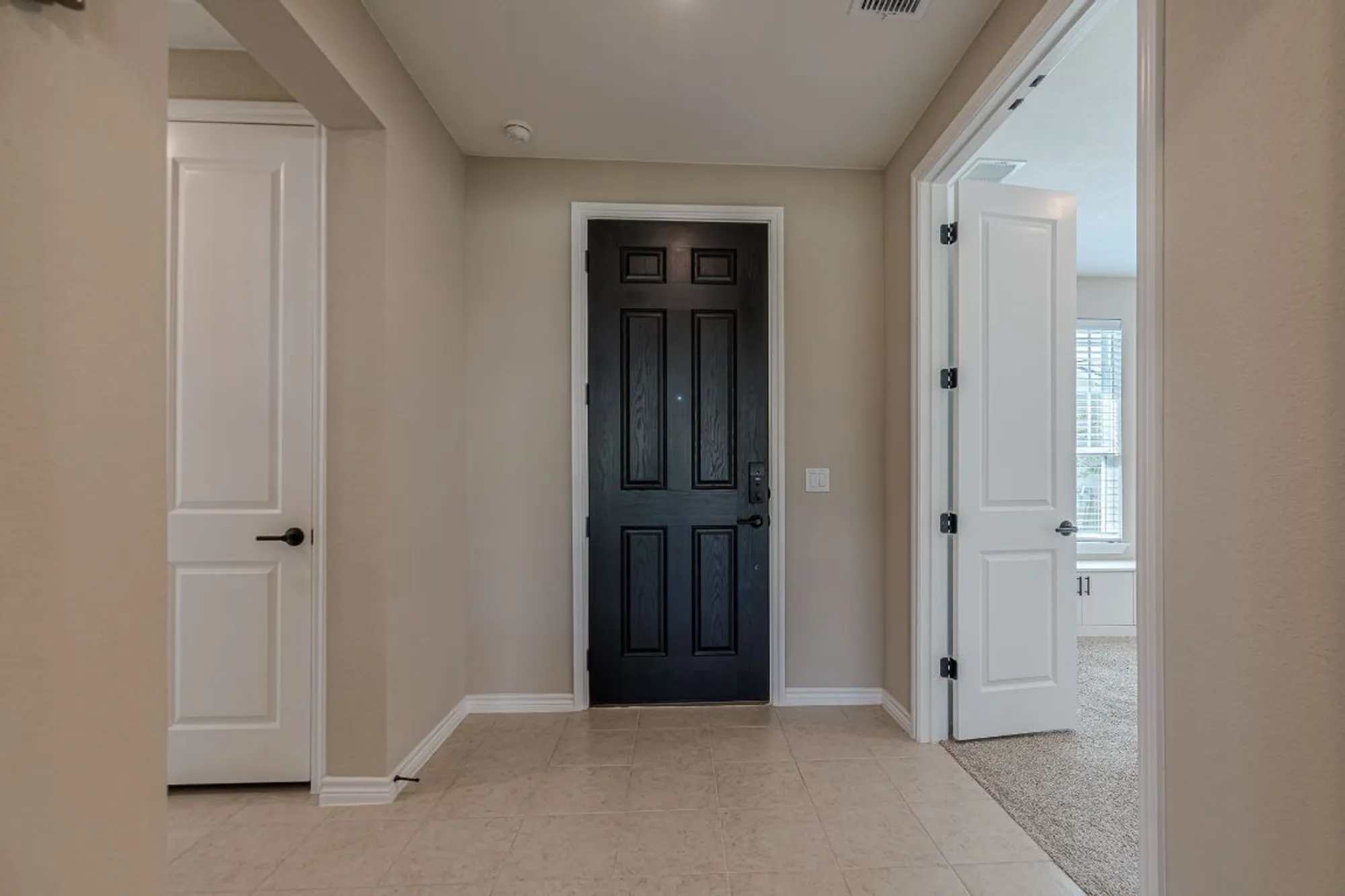 Property Slideshow image 5 of 40 | 112 diving crest cv unit 103, San Marcos, TX, 78666