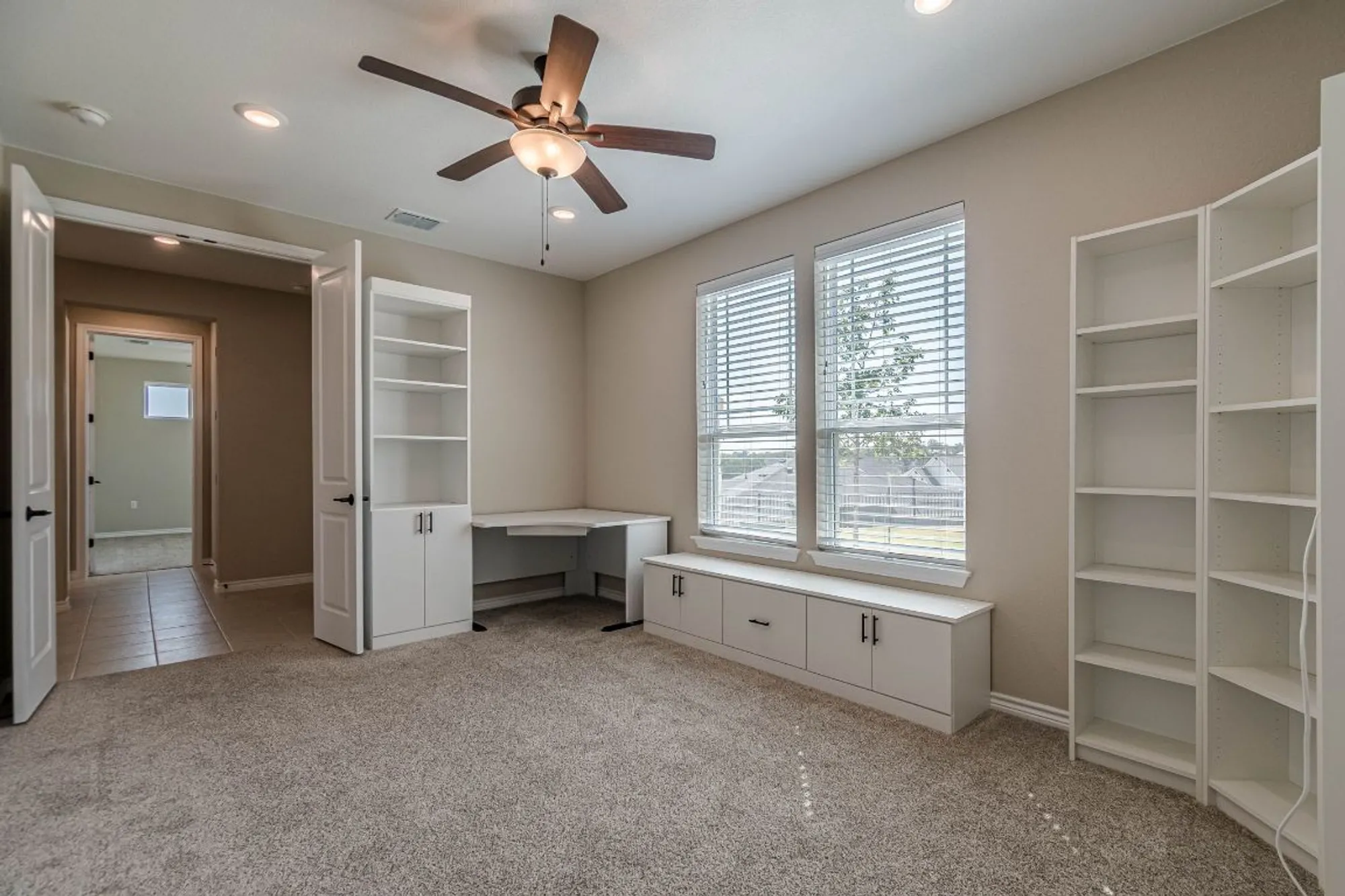 Property Slideshow image 6 of 40 | 112 diving crest cv unit 103, San Marcos, TX, 78666