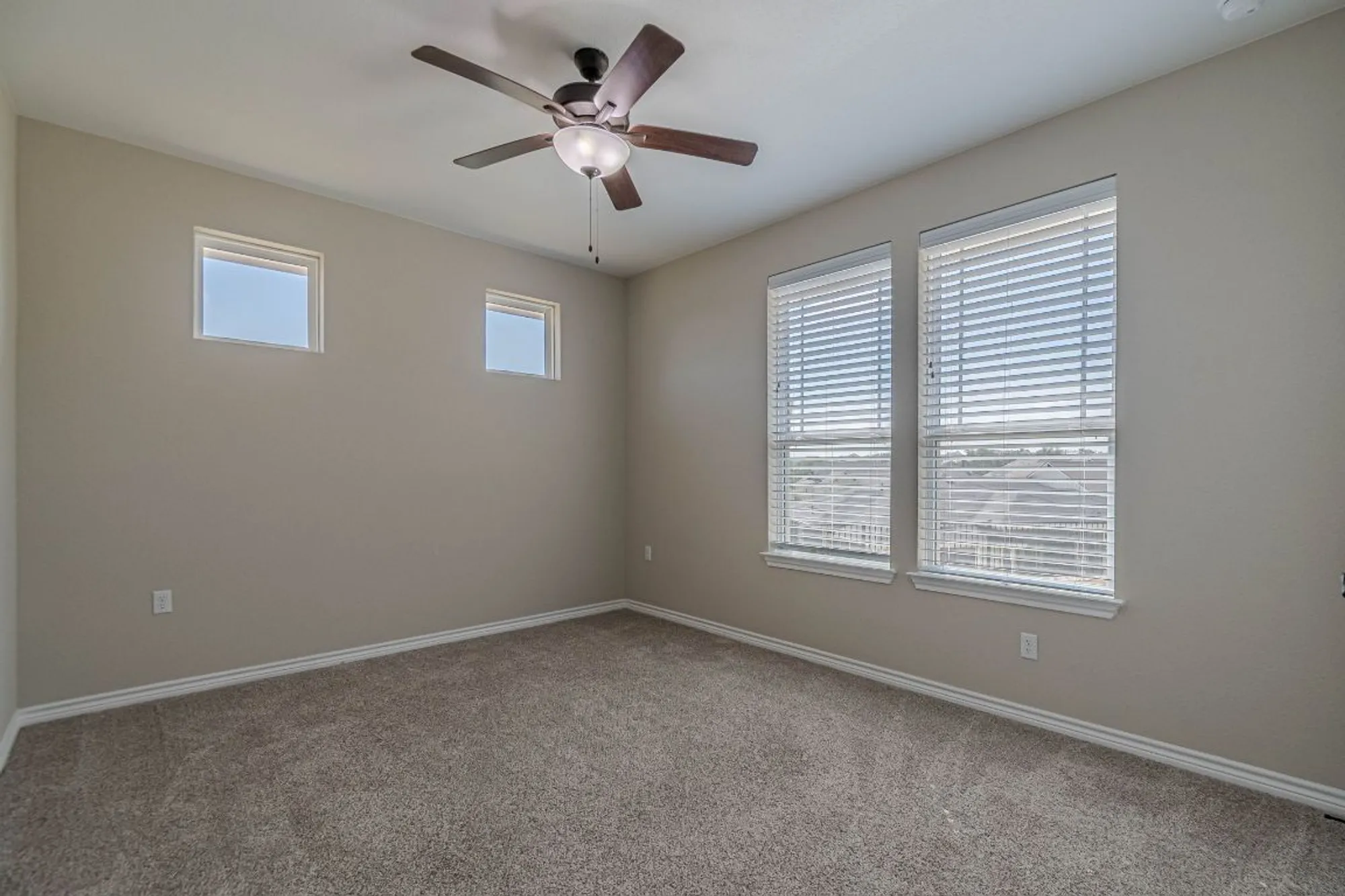 Property Slideshow image 9 of 40 | 112 diving crest cv unit 103, San Marcos, TX, 78666