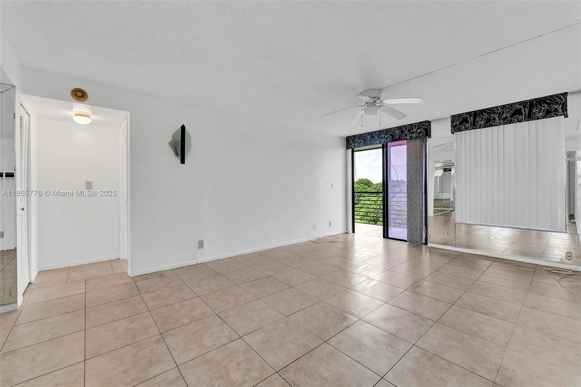 Property Slideshow image 15 of 38 | 6301 n university dr 310, Tamarac, FL, 33321