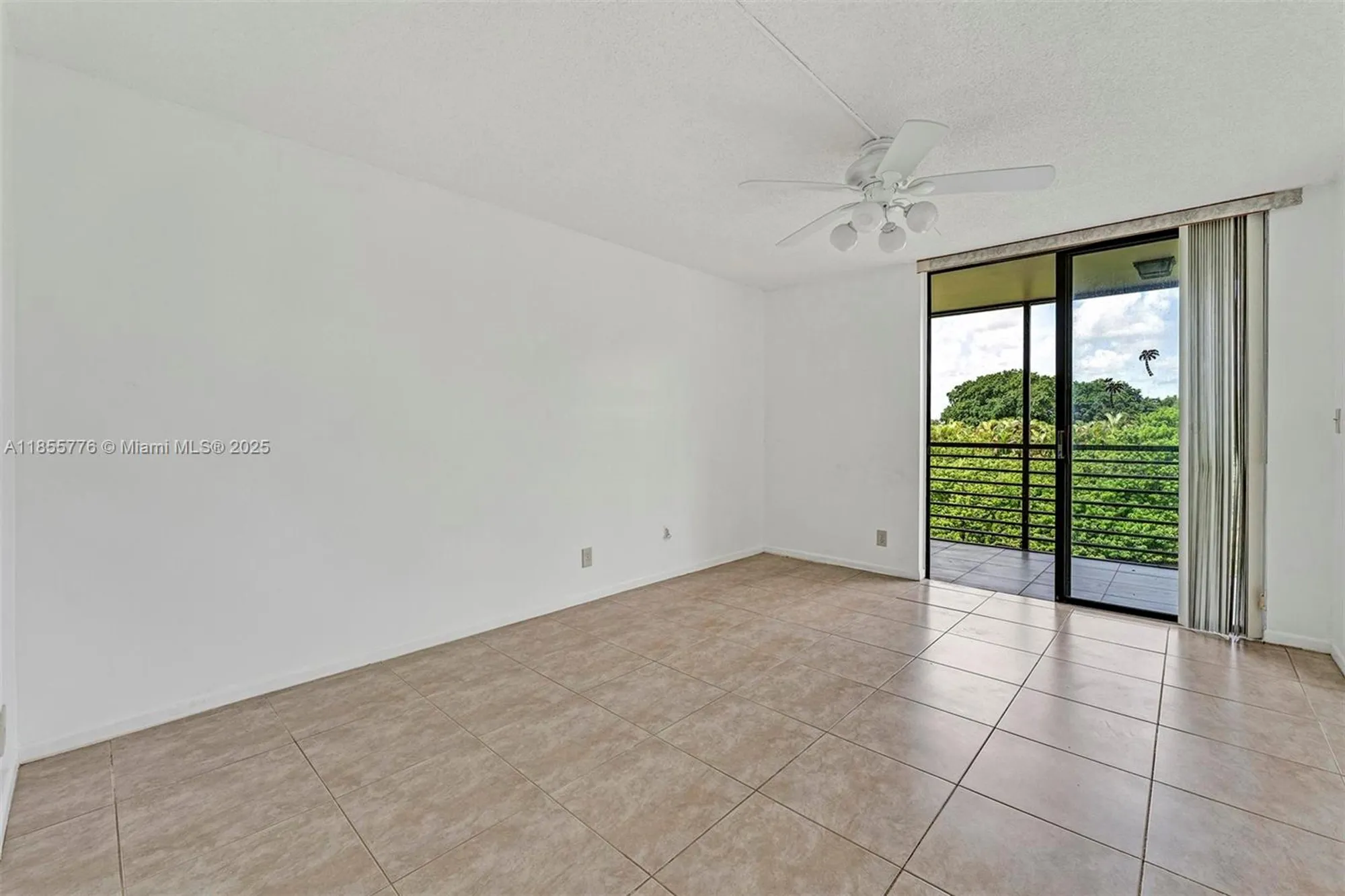 Property Slideshow image 11 of 38 | 6301 n university dr 310, Tamarac, FL, 33321