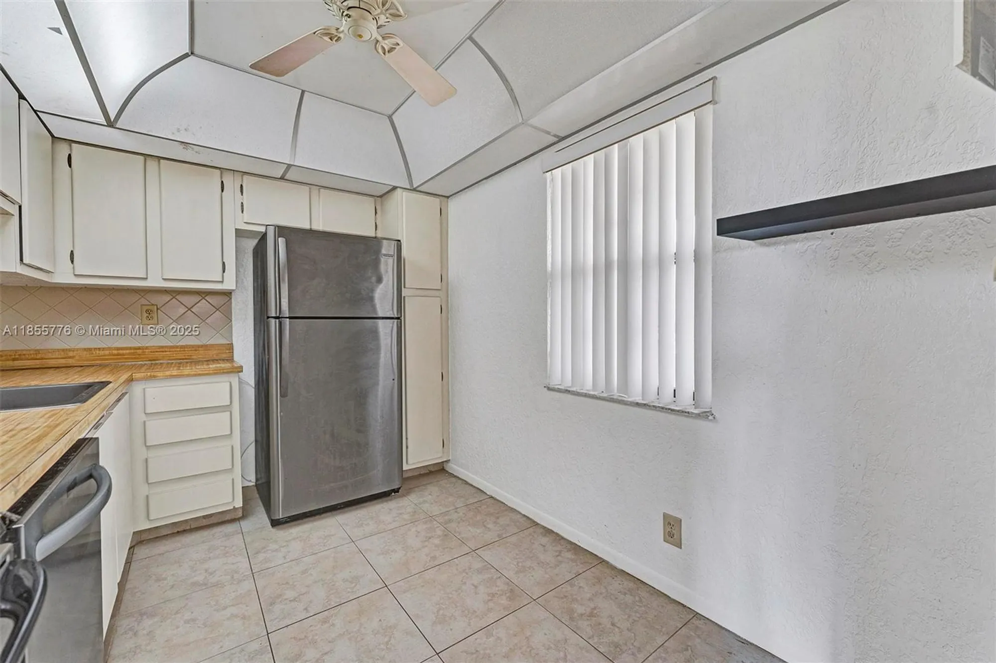 Property Slideshow image 8 of 38 | 6301 n university dr 310, Tamarac, FL, 33321