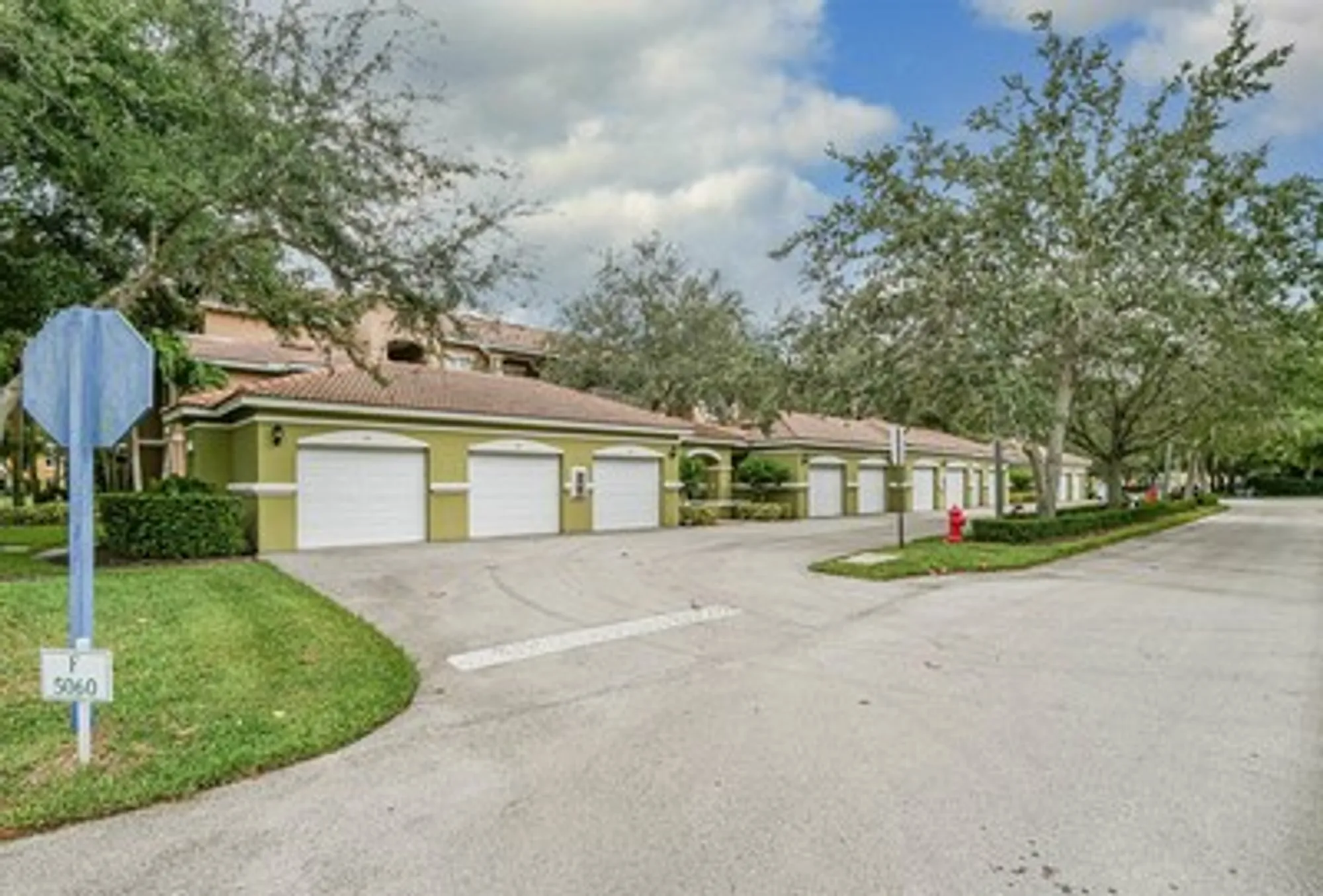 Property Slideshow image 3 of 25 | 5060 fairways cir f212, Vero Beach, FL, 32967