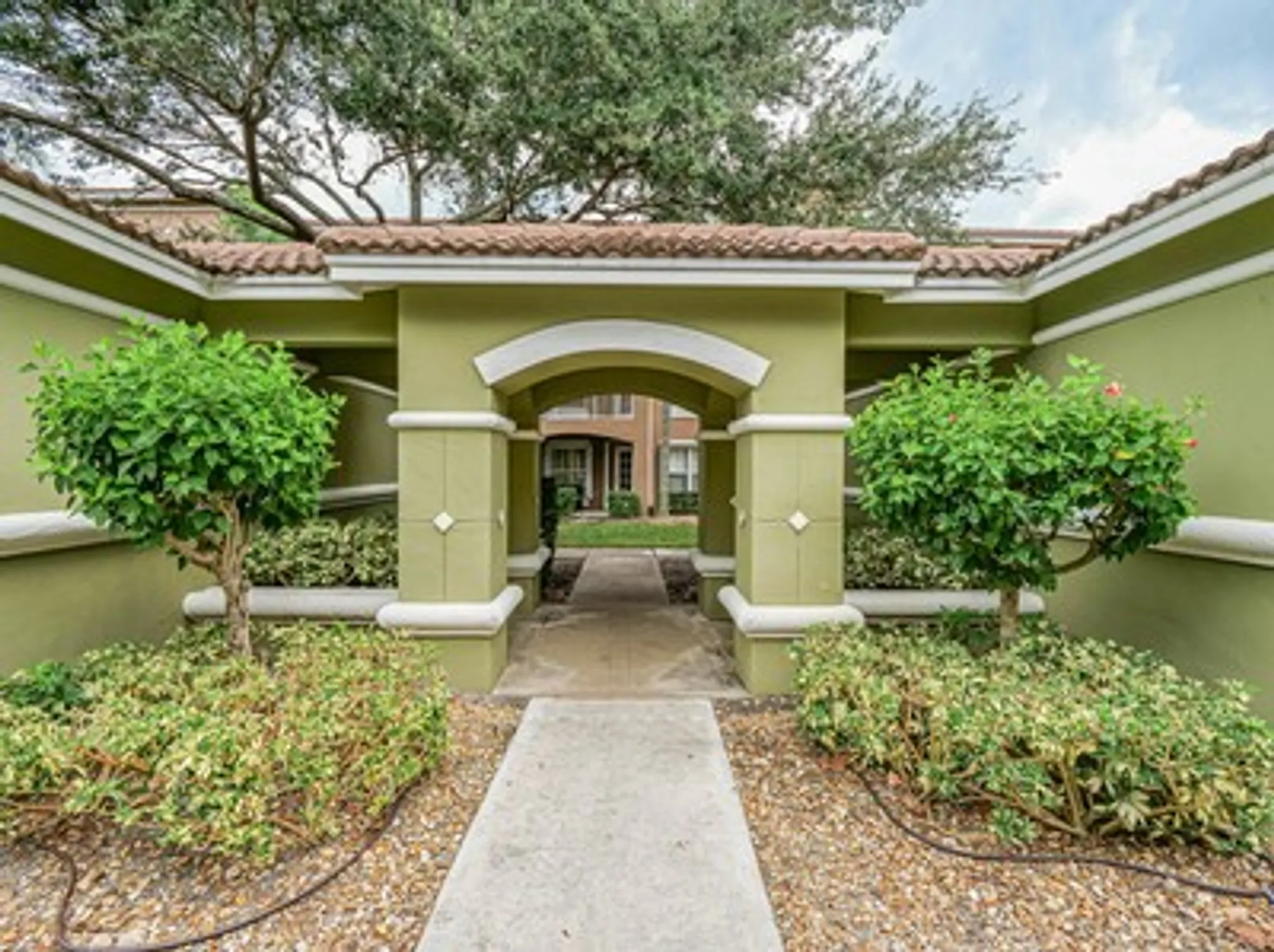 Property Slideshow image 4 of 25 | 5060 fairways cir f212, Vero Beach, FL, 32967