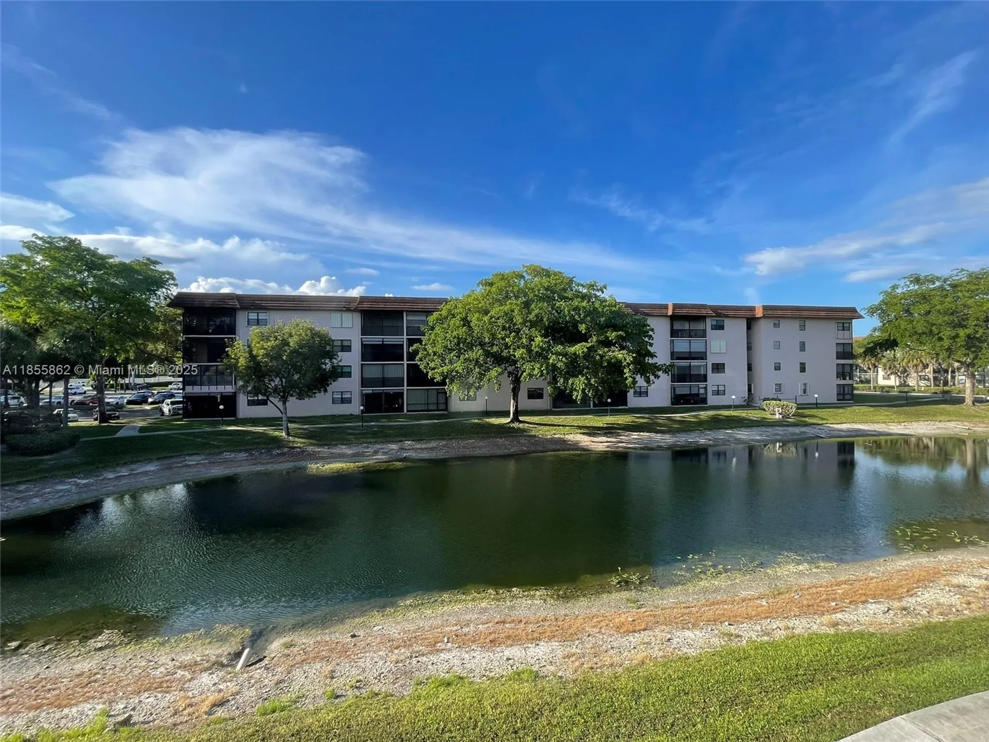 Property Slideshow image 21 of 33 | 4975 e sabal palm blvd 208, Tamarac, FL, 33319