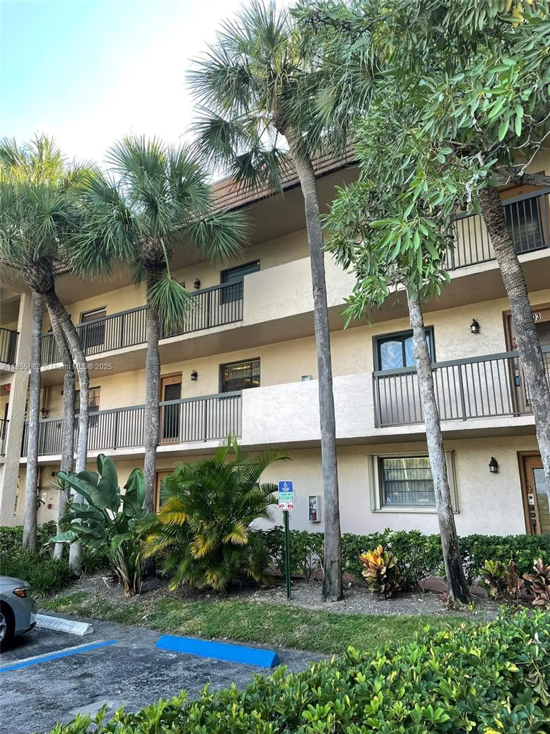 Property Slideshow image 23 of 33 | 4975 e sabal palm blvd 208, Tamarac, FL, 33319