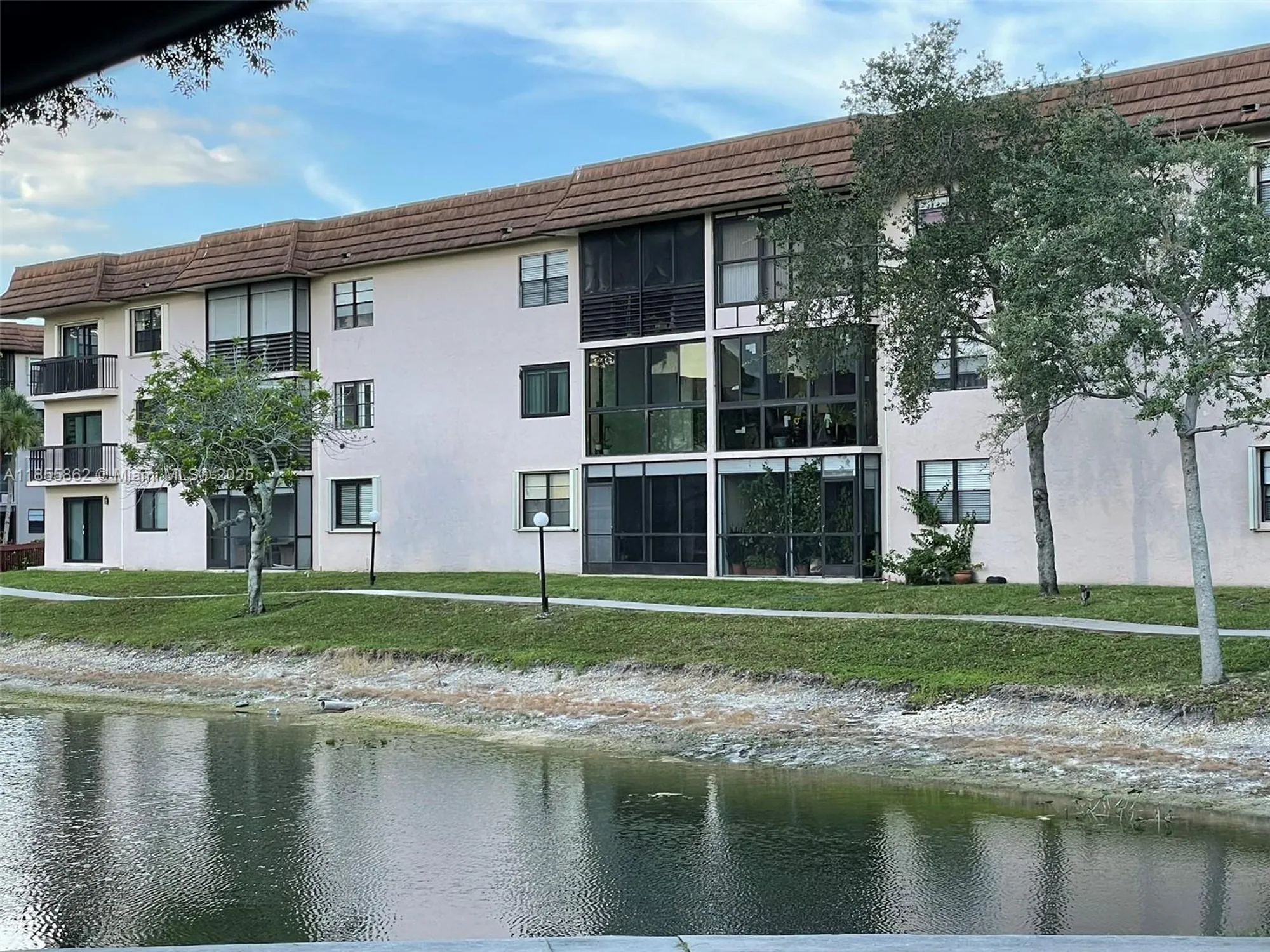 Property Slideshow image 33 of 33 | 4975 e sabal palm blvd 208, Tamarac, FL, 33319