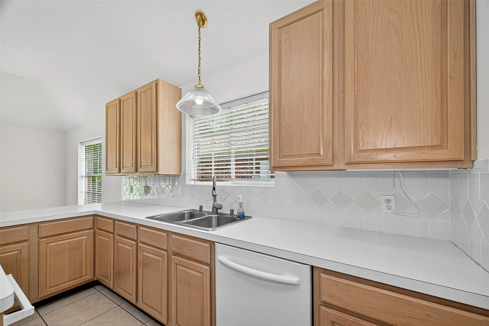 Property Slideshow image 19 of 46 | 3943 e peach hollow cir, Pearland, TX, 77584