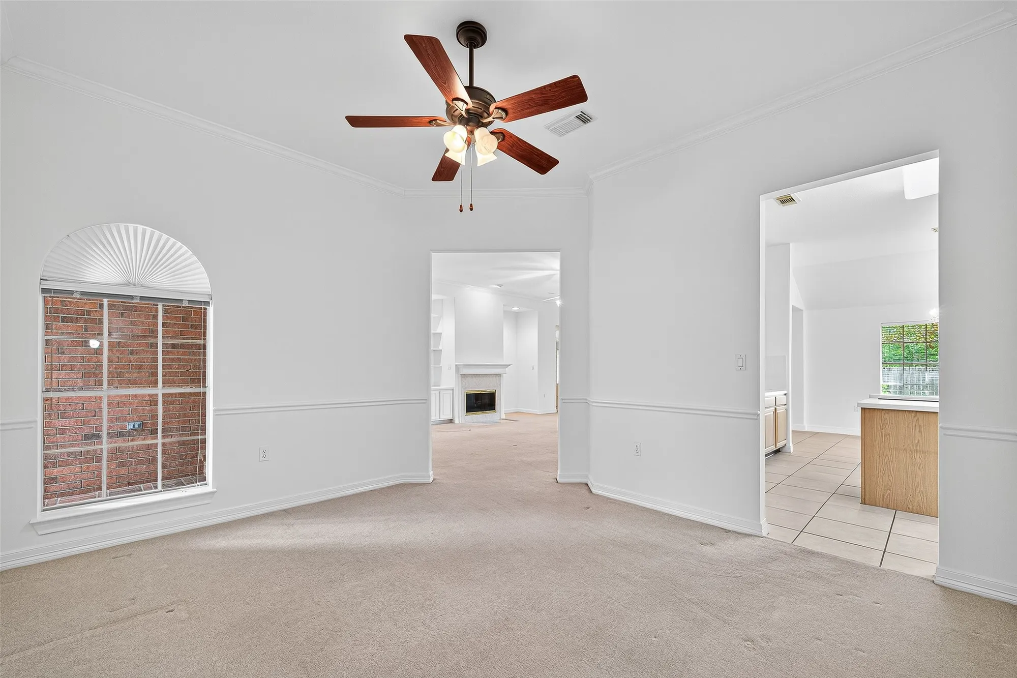 Property Slideshow image 10 of 46 | 3943 e peach hollow cir, Pearland, TX, 77584