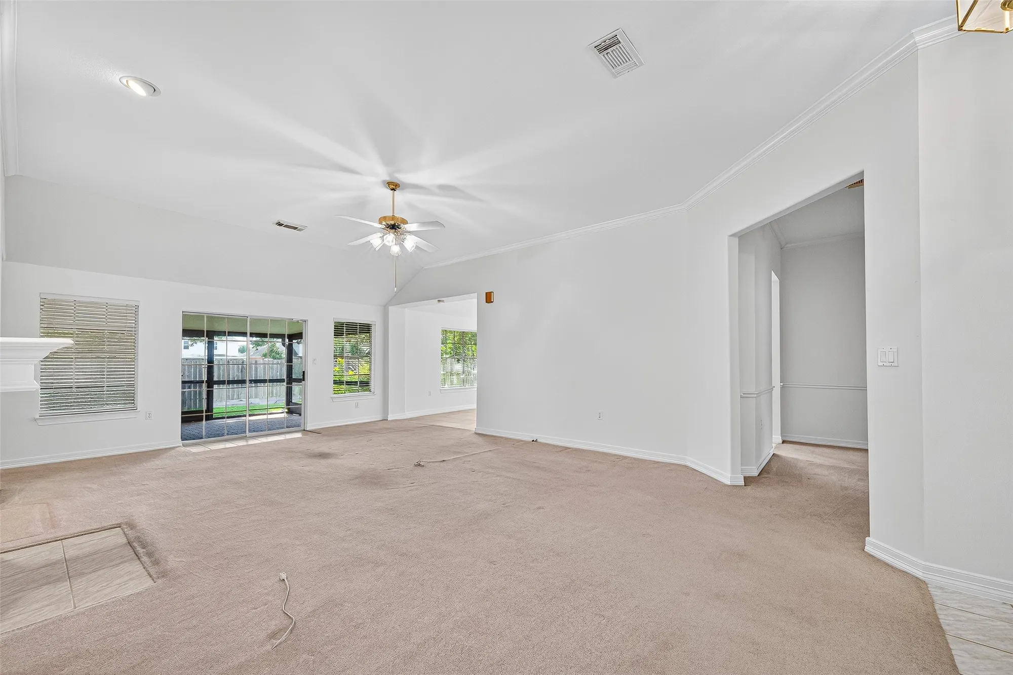 Property Slideshow image 12 of 46 | 3943 e peach hollow cir, Pearland, TX, 77584