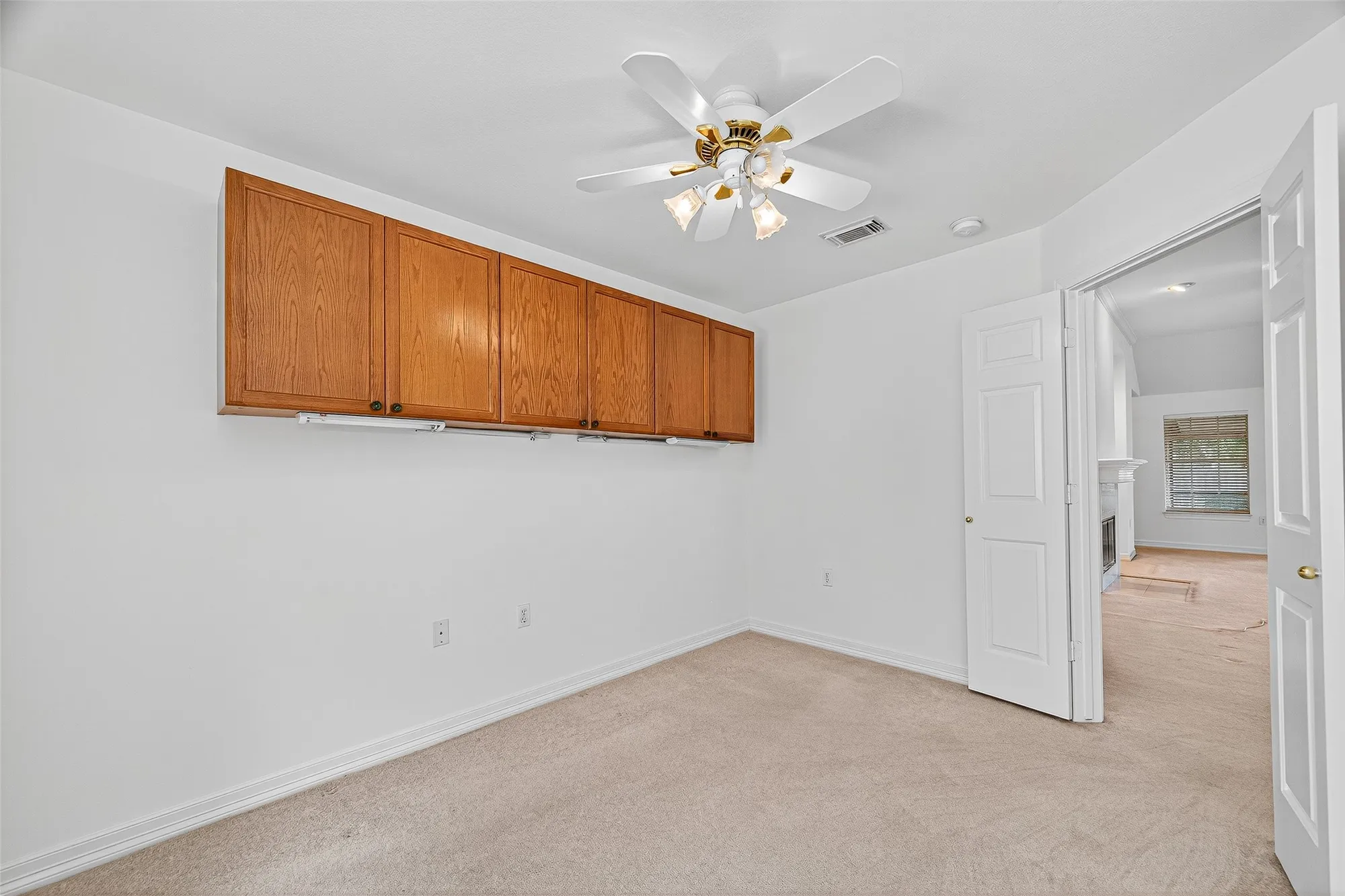 Property Slideshow image 25 of 46 | 3943 e peach hollow cir, Pearland, TX, 77584