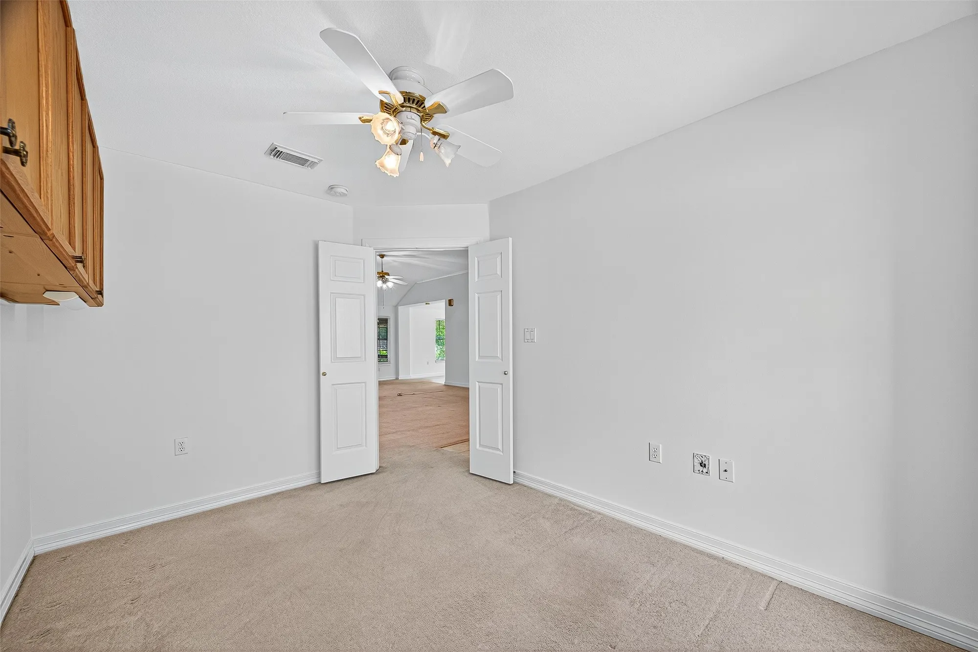 Property Slideshow image 27 of 46 | 3943 e peach hollow cir, Pearland, TX, 77584