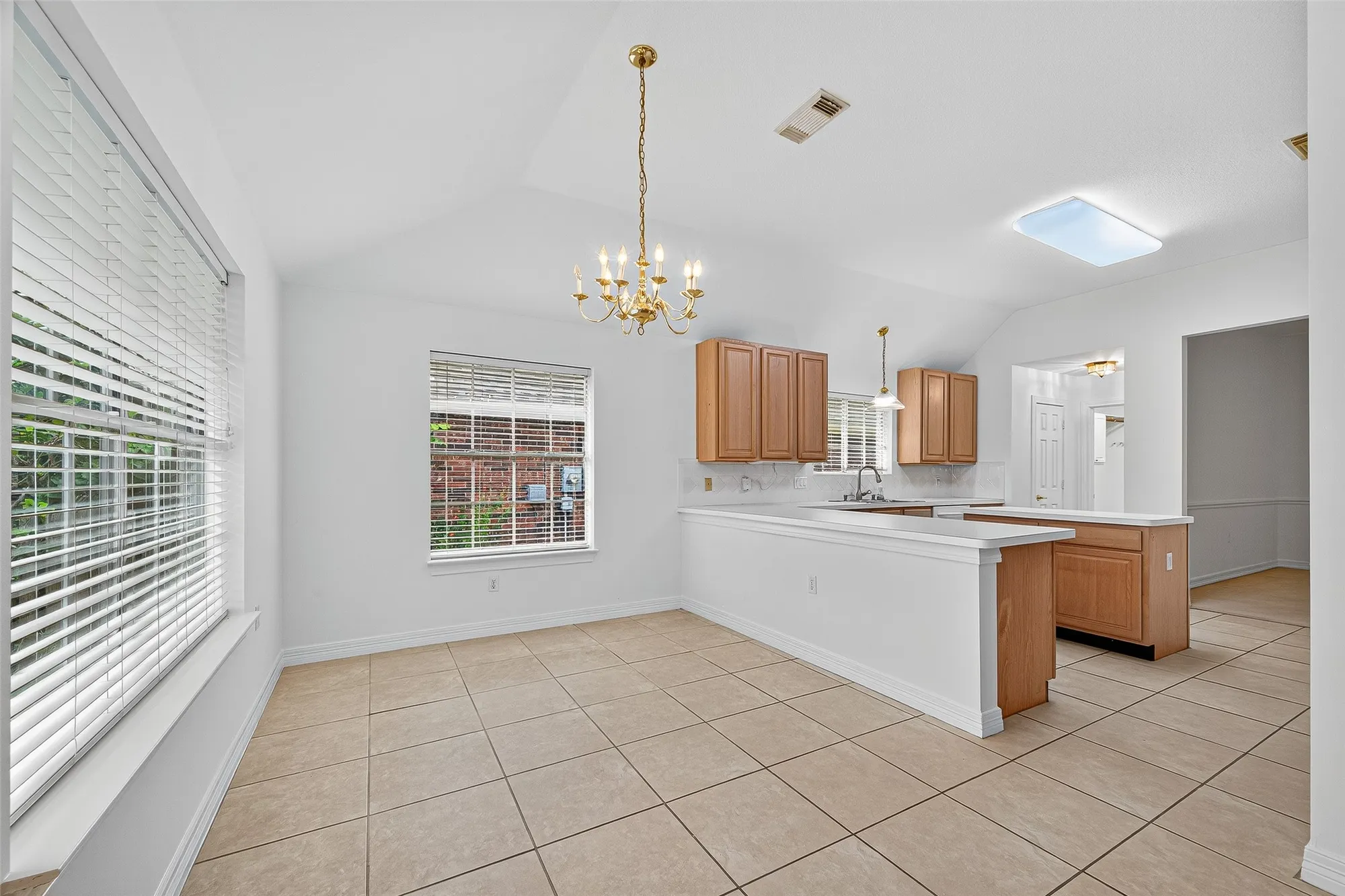 Property Slideshow image 21 of 46 | 3943 e peach hollow cir, Pearland, TX, 77584