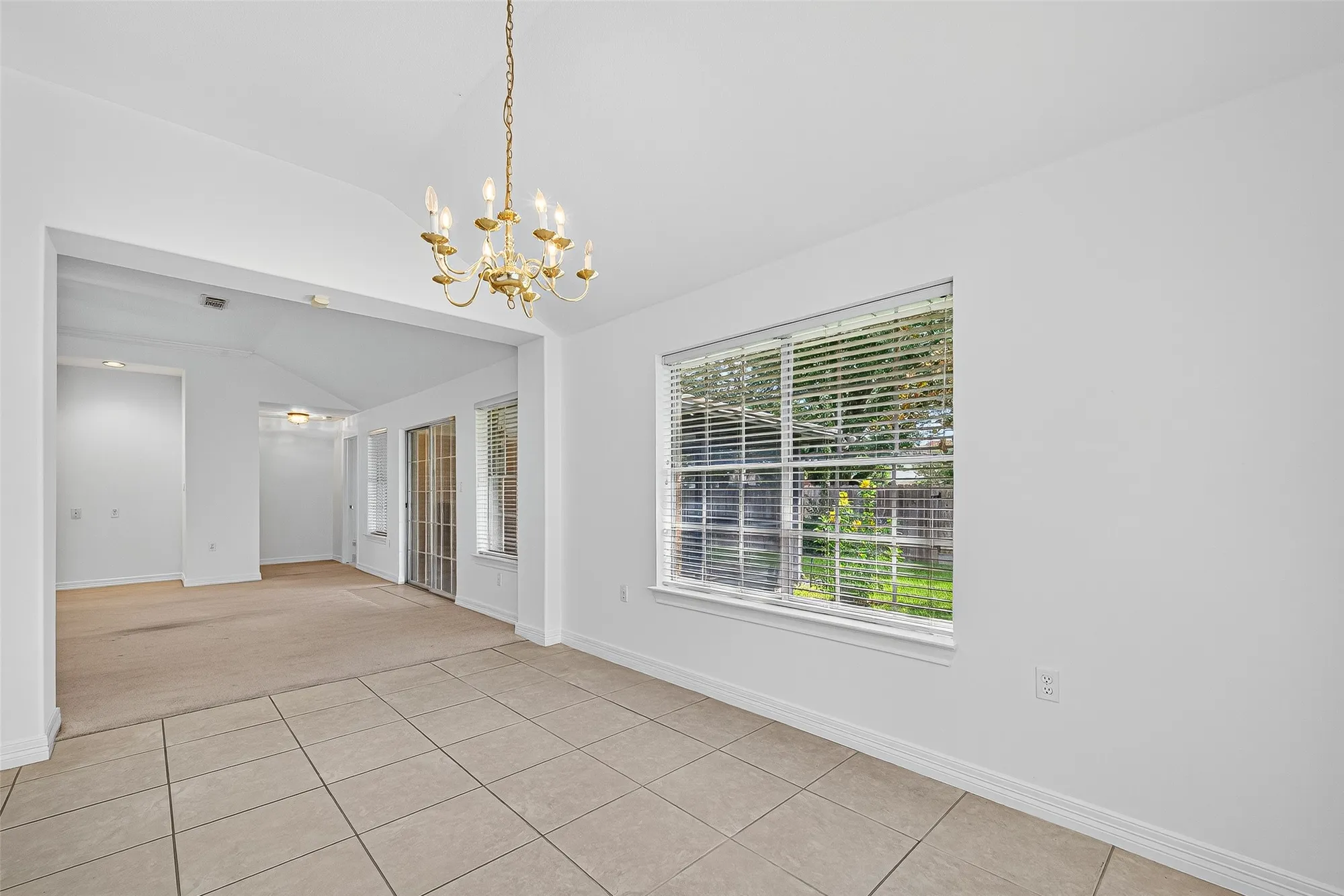 Property Slideshow image 23 of 46 | 3943 e peach hollow cir, Pearland, TX, 77584