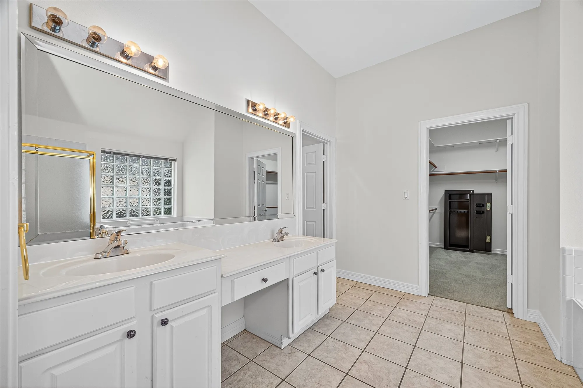 Property Slideshow image 38 of 46 | 3943 e peach hollow cir, Pearland, TX, 77584