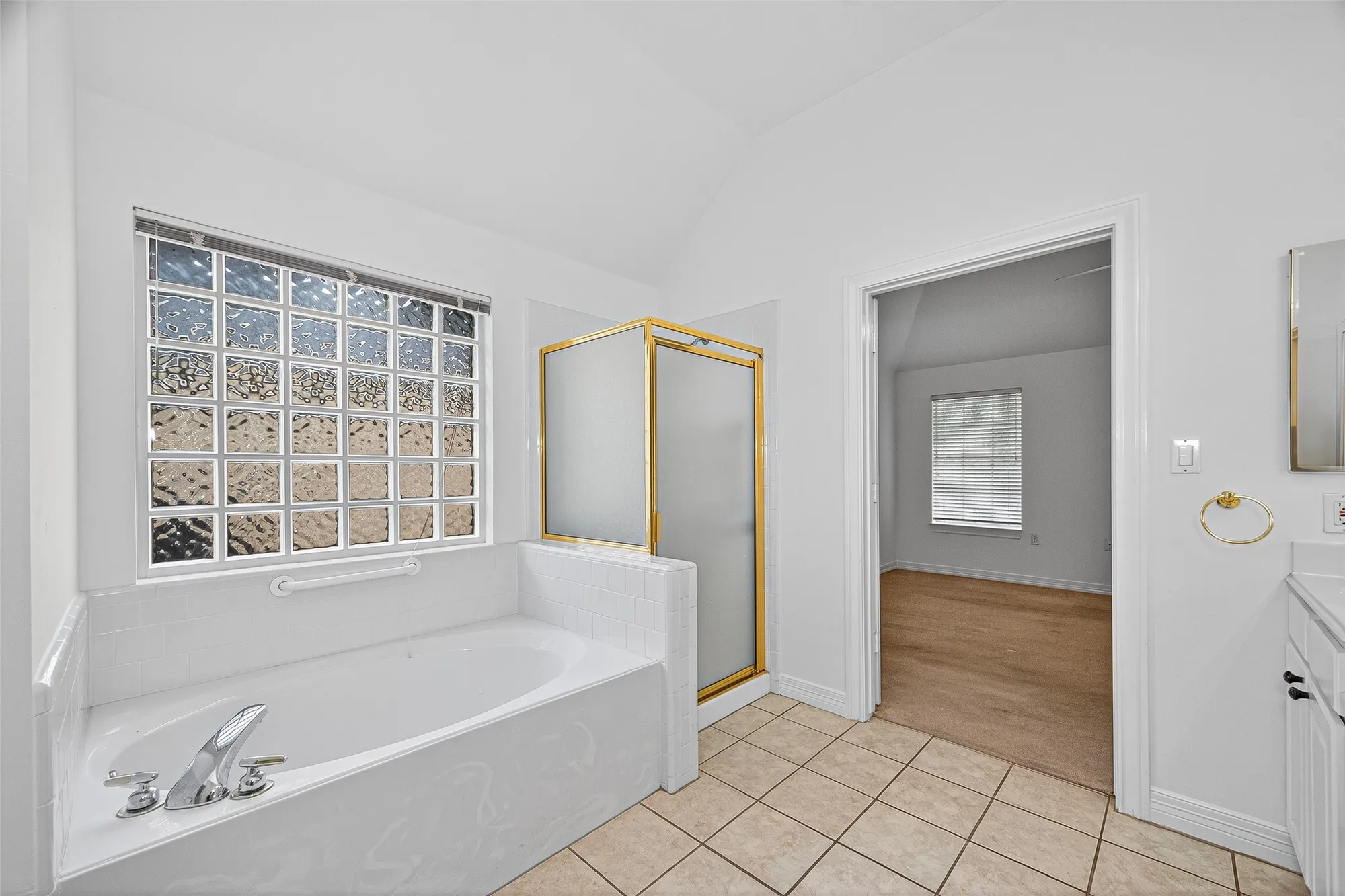 Property Slideshow image 39 of 46 | 3943 e peach hollow cir, Pearland, TX, 77584