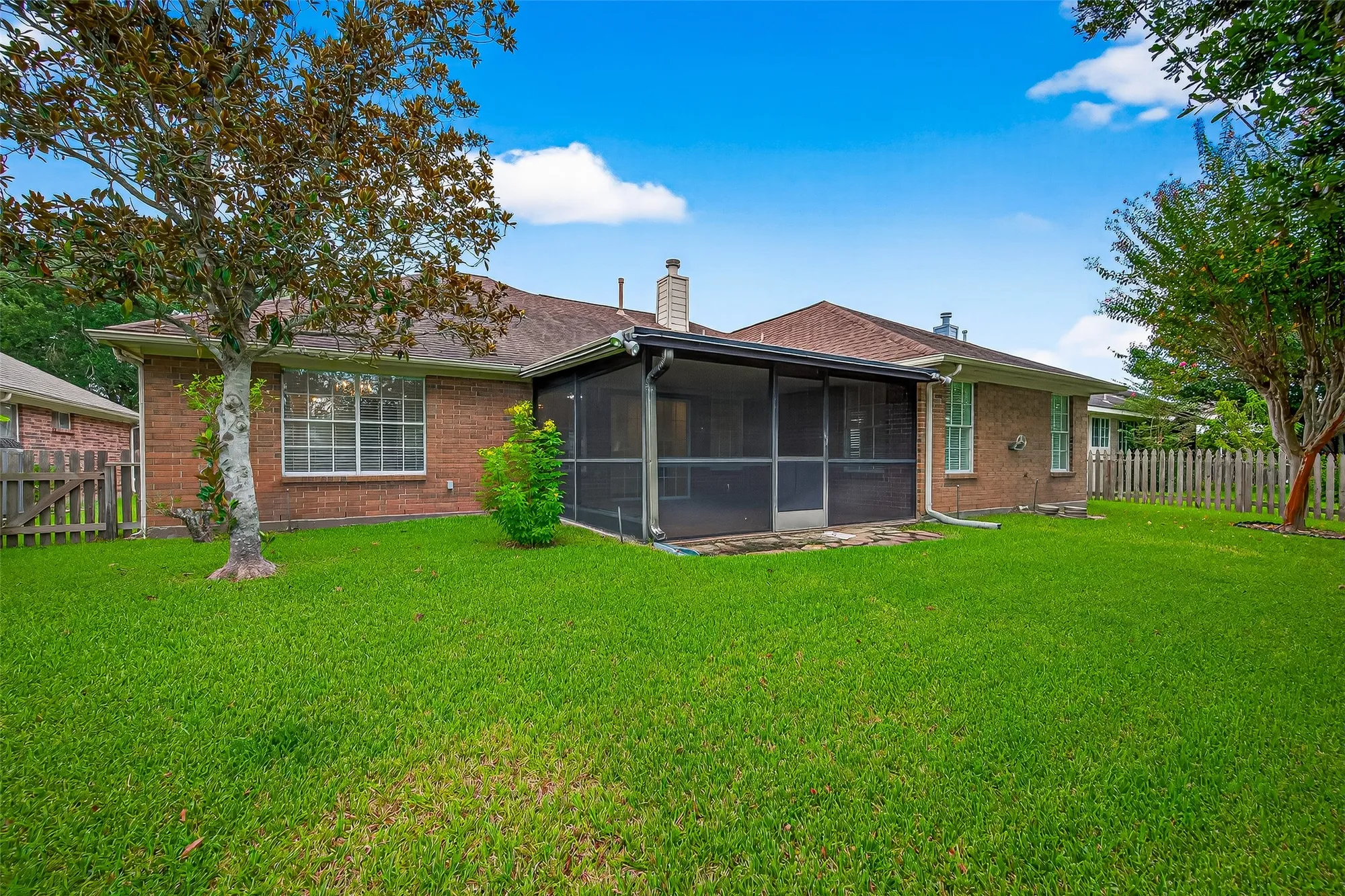 Property Slideshow image 45 of 46 | 3943 e peach hollow cir, Pearland, TX, 77584