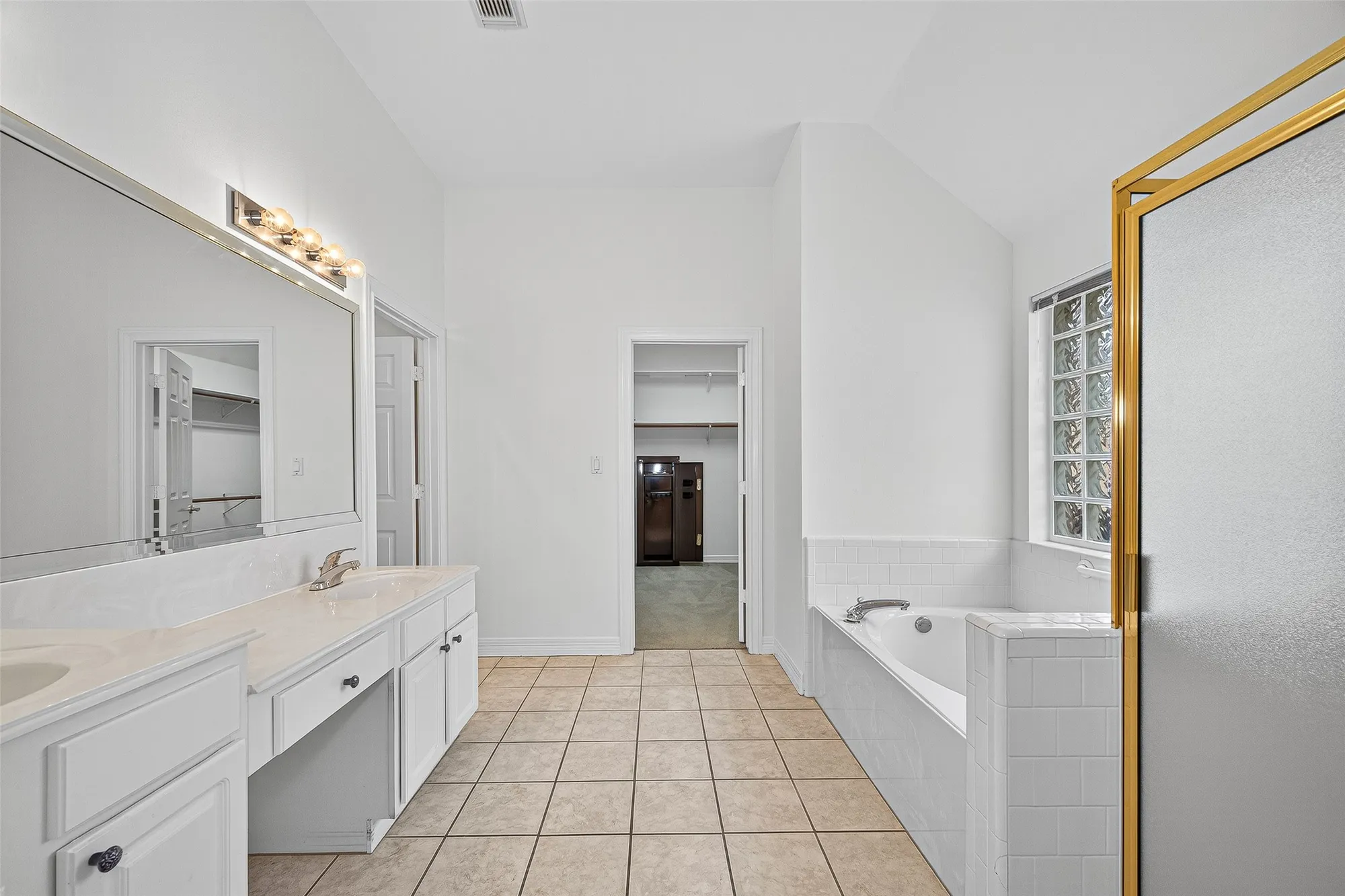 Property Slideshow image 40 of 46 | 3943 e peach hollow cir, Pearland, TX, 77584