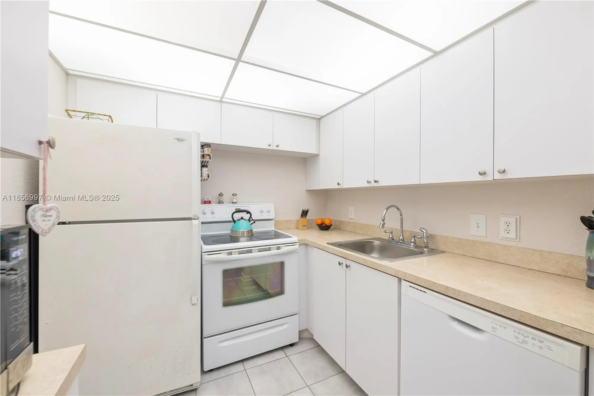 Property Slideshow image 16 of 22 | 1010 ellesmere a # 1010, Deerfield Beach, FL, 33442
