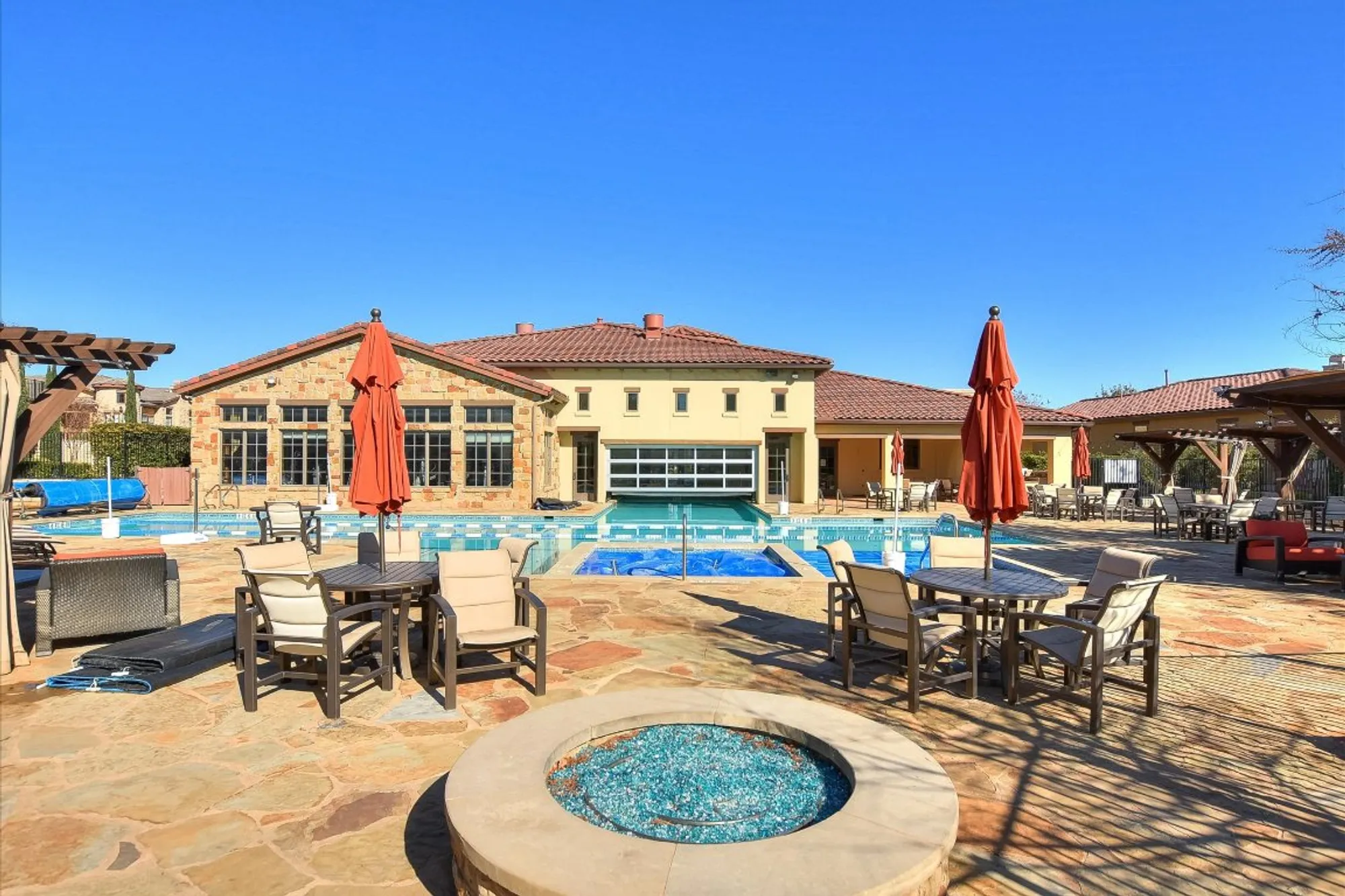 Property Slideshow image 25 of 31 | 102 bella toscana ave unit 1205, Lakeway, TX, 78734