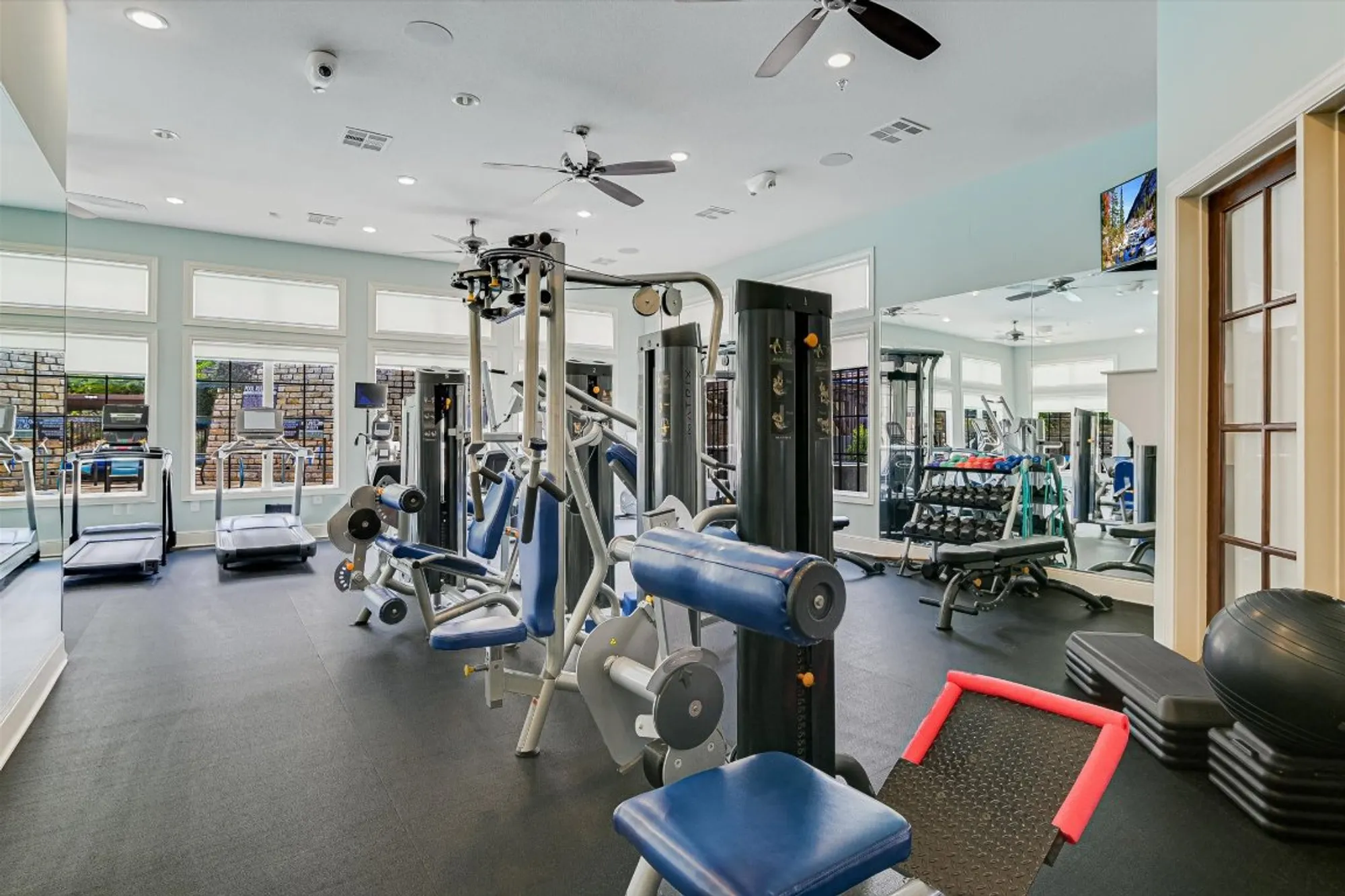 Property Slideshow image 21 of 31 | 102 bella toscana ave unit 1205, Lakeway, TX, 78734