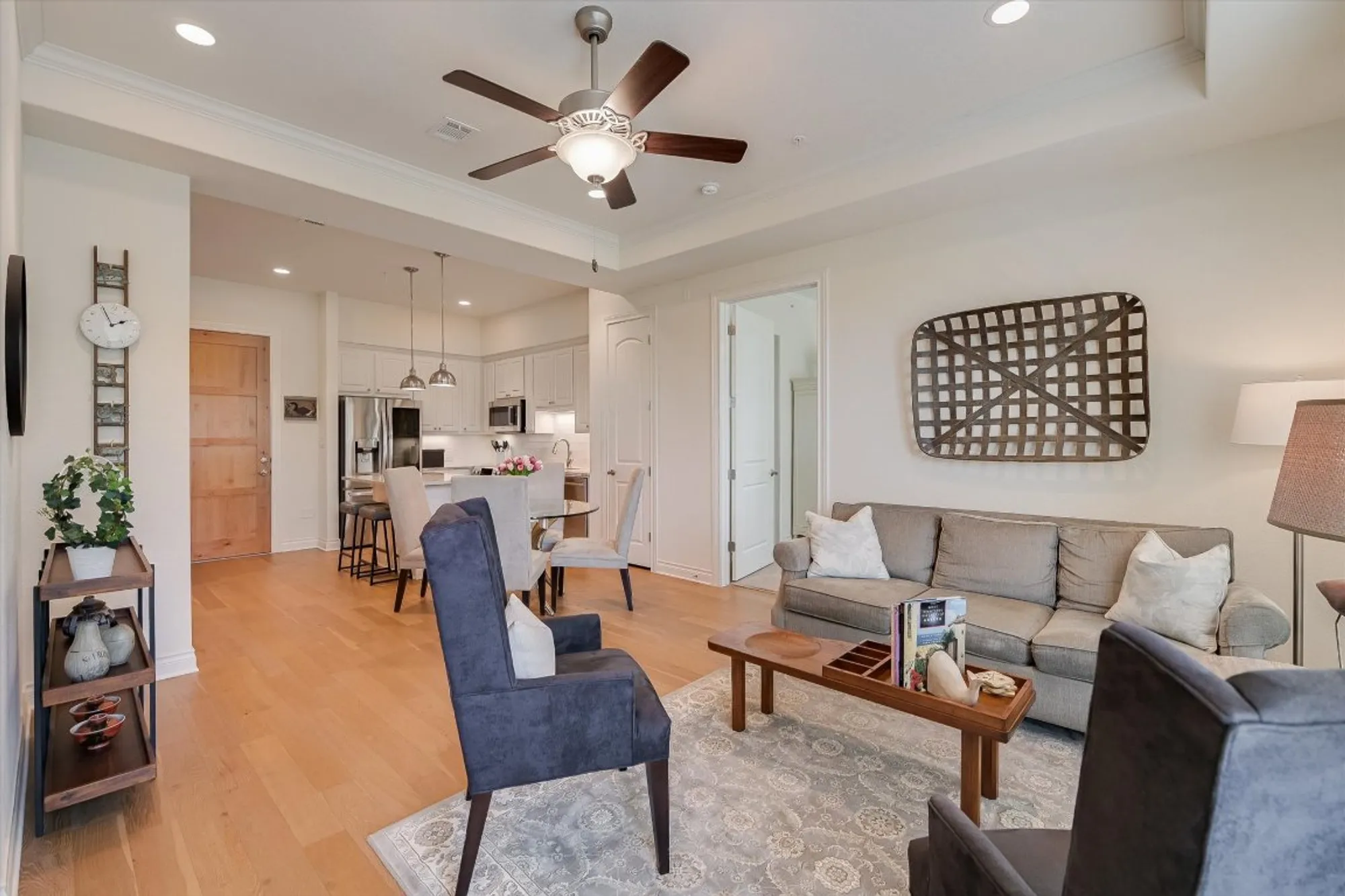 Property Slideshow image 6 of 31 | 102 bella toscana ave unit 1205, Lakeway, TX, 78734