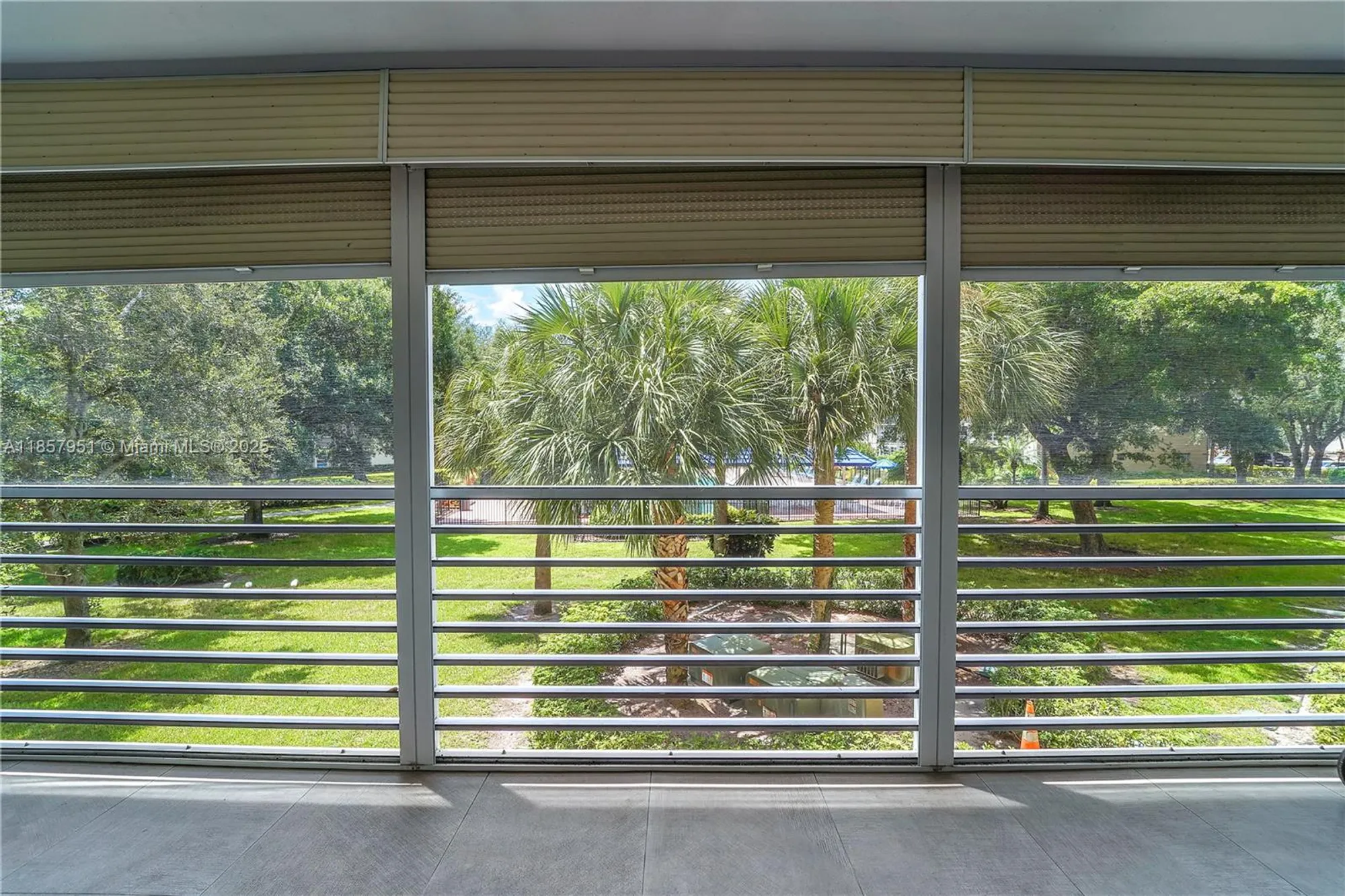 Property Slideshow image 14 of 26 | 2301 lucaya ln g2, Coconut Creek, FL, 33066