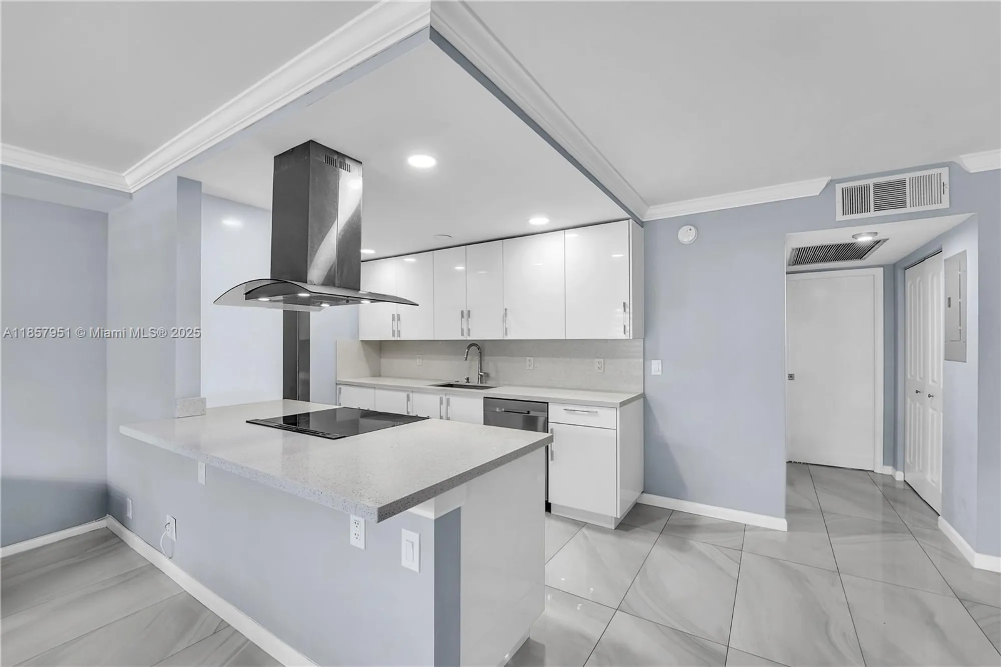 Property Slideshow image 5 of 26 | 2301 lucaya ln g2, Coconut Creek, FL, 33066