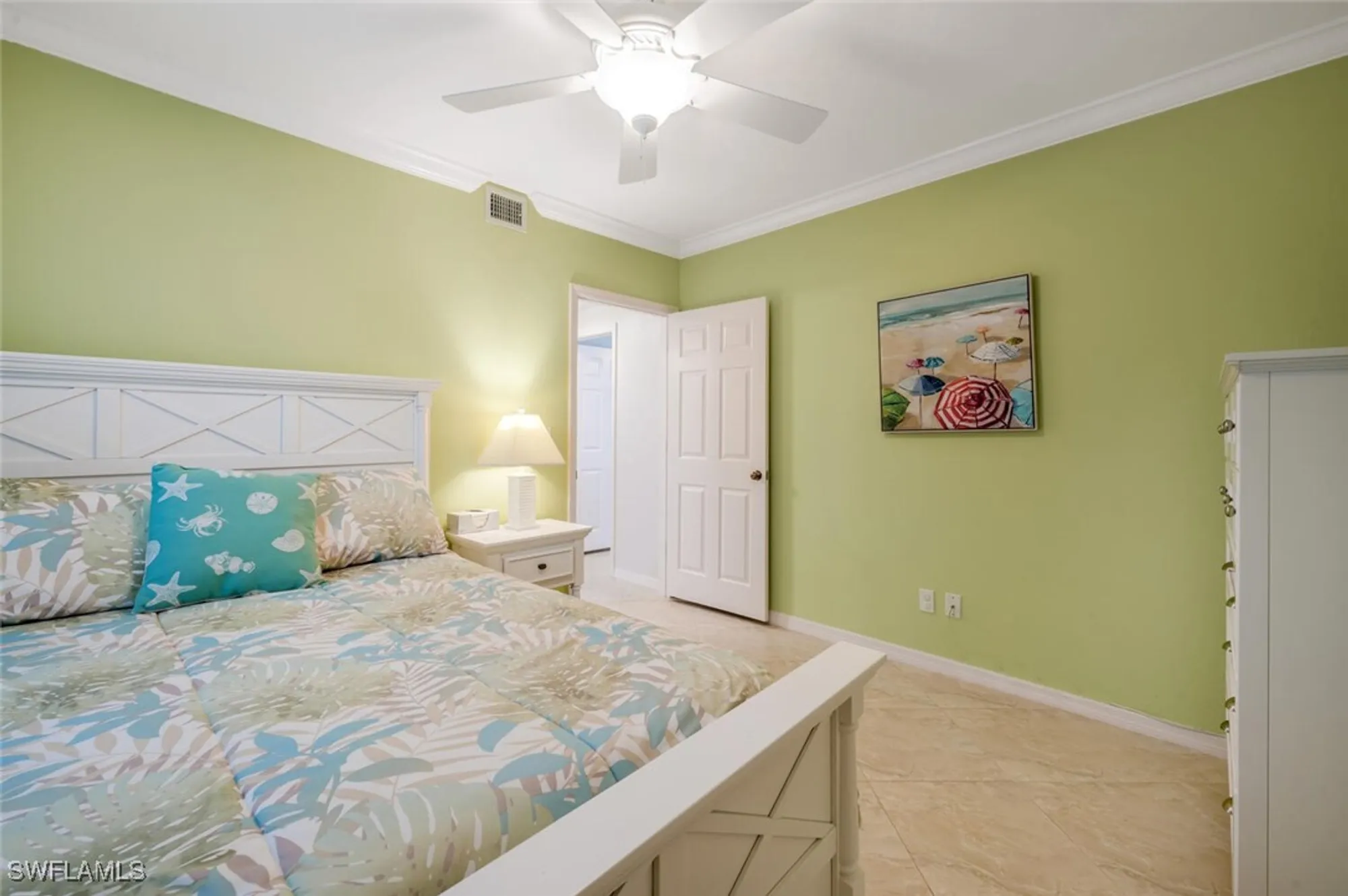 Property Slideshow image 25 of 50 | 26901 wedgewood dr 101, Bonita Springs, FL, 34134