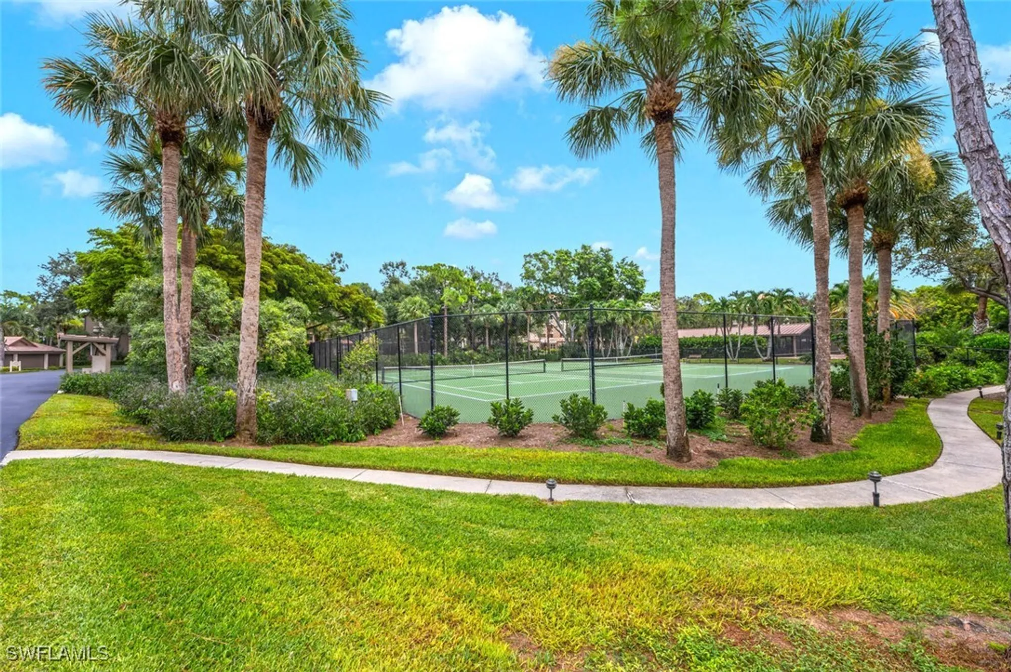 Property Slideshow image 38 of 50 | 26901 wedgewood dr 101, Bonita Springs, FL, 34134