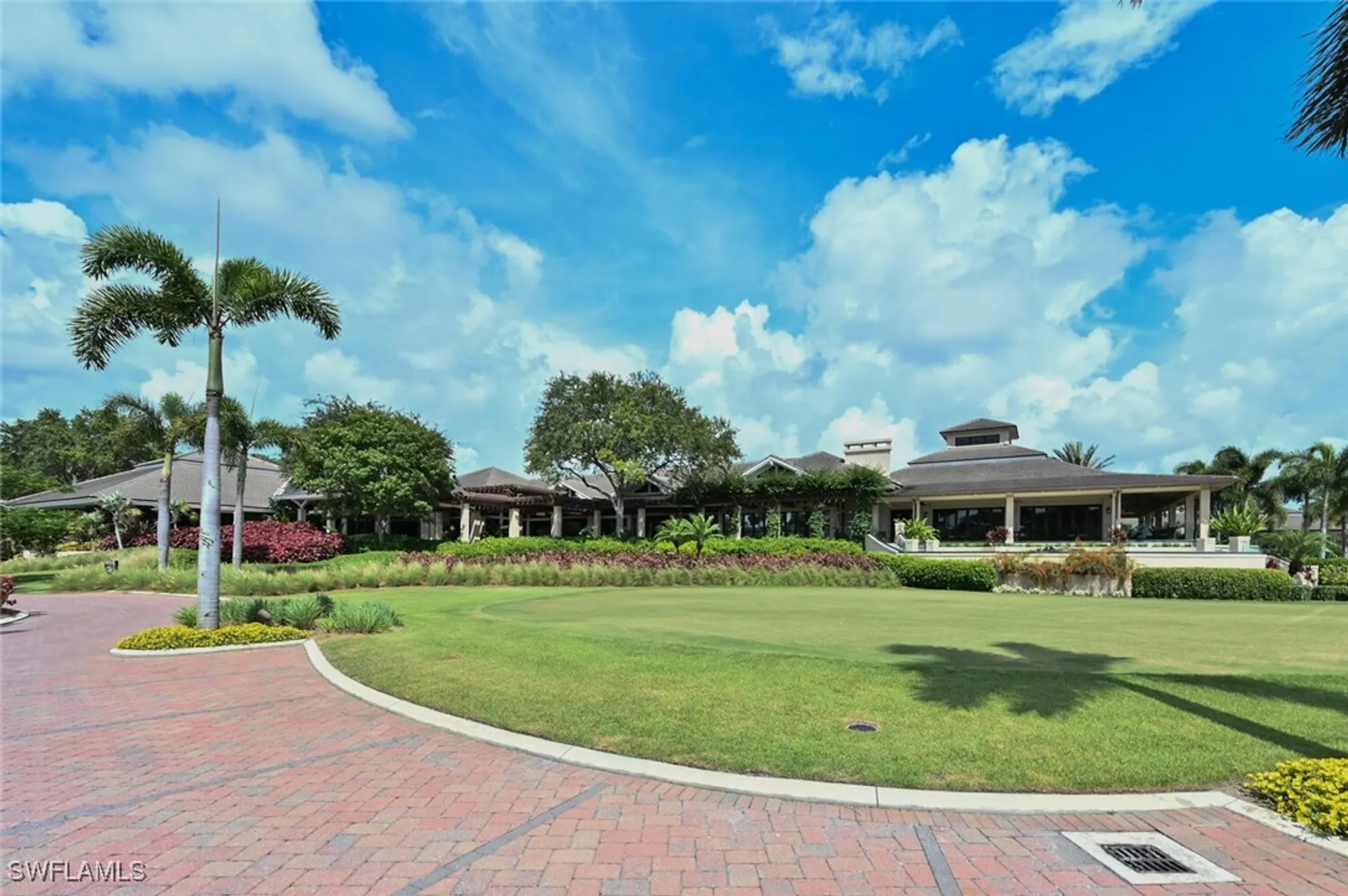 Property Slideshow image 44 of 50 | 26901 wedgewood dr 101, Bonita Springs, FL, 34134