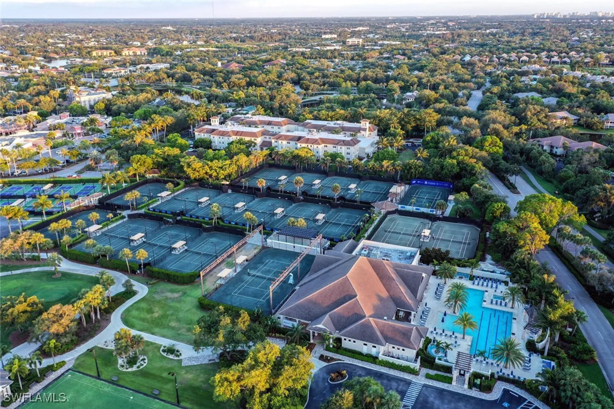 Property Slideshow image 40 of 50 | 26901 wedgewood dr 101, Bonita Springs, FL, 34134