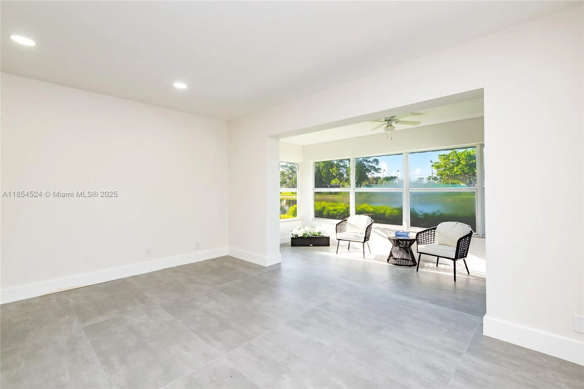 Property Slideshow image 10 of 44 | 604 laconia cir b, Lake Worth, FL, 33467