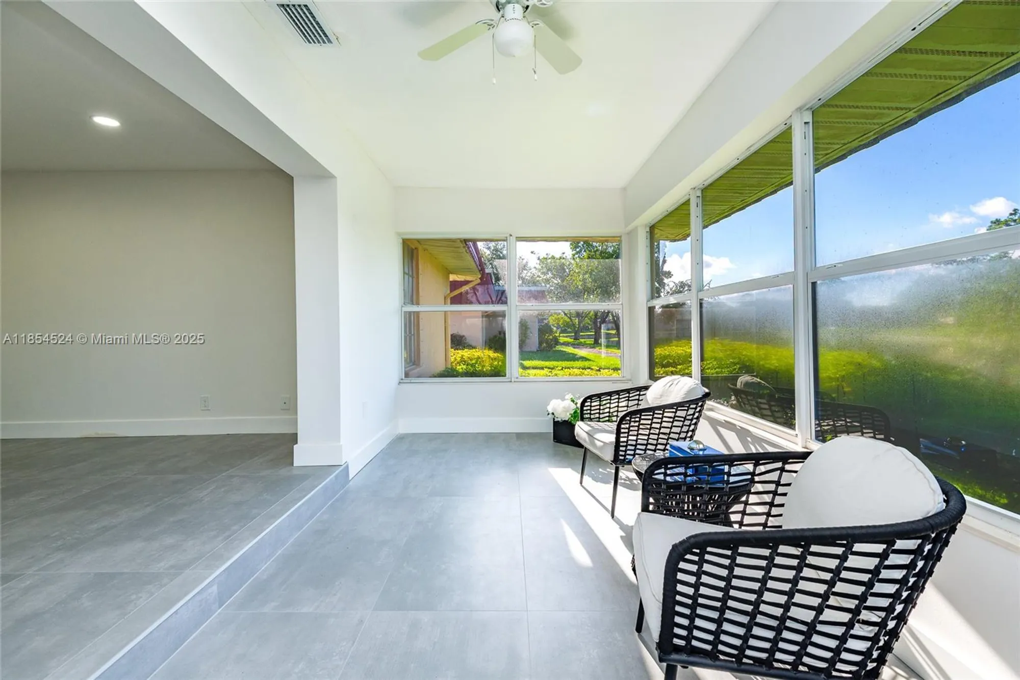 Property Slideshow image 13 of 44 | 604 laconia cir b, Lake Worth, FL, 33467