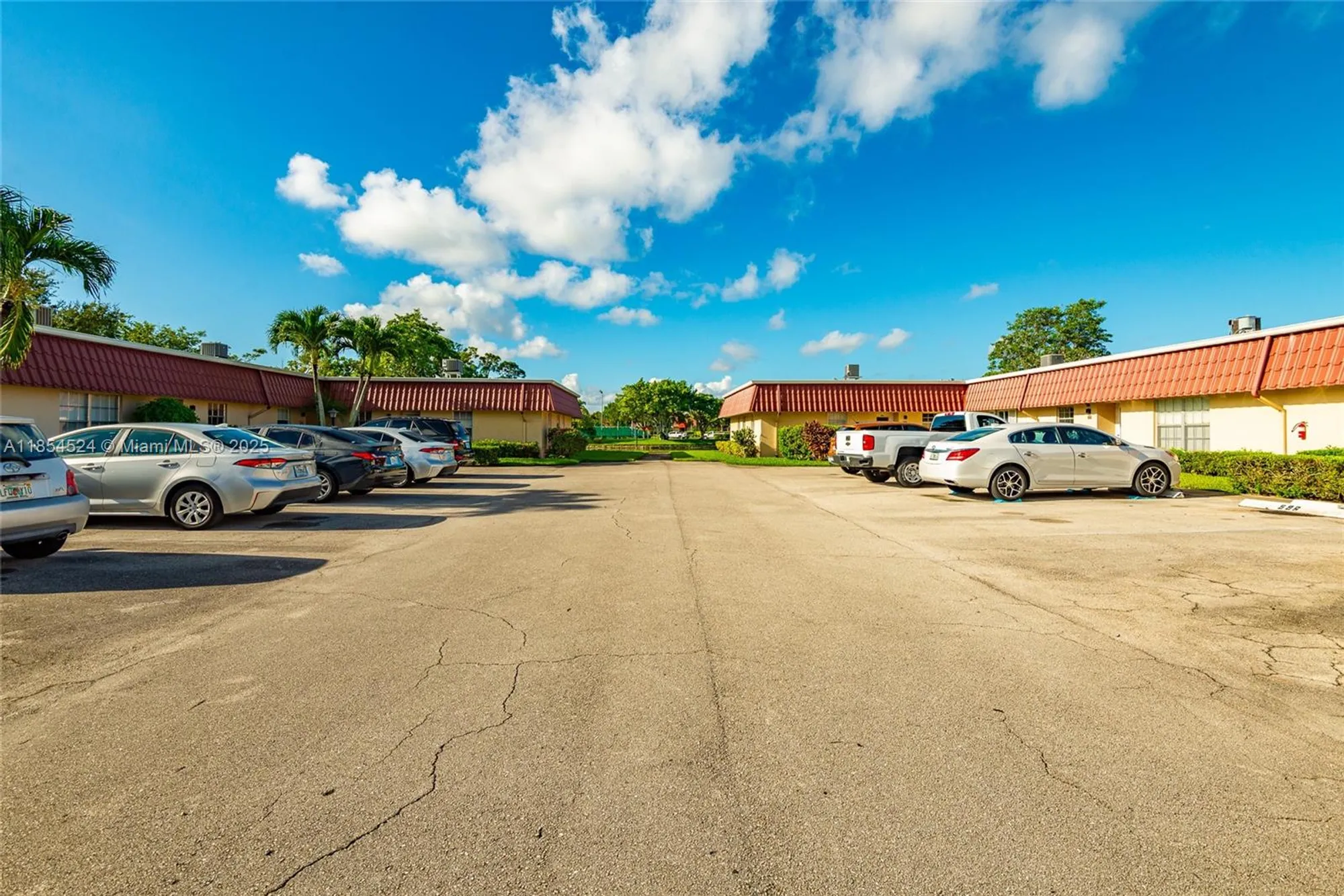 Property Slideshow image 25 of 44 | 604 laconia cir b, Lake Worth, FL, 33467