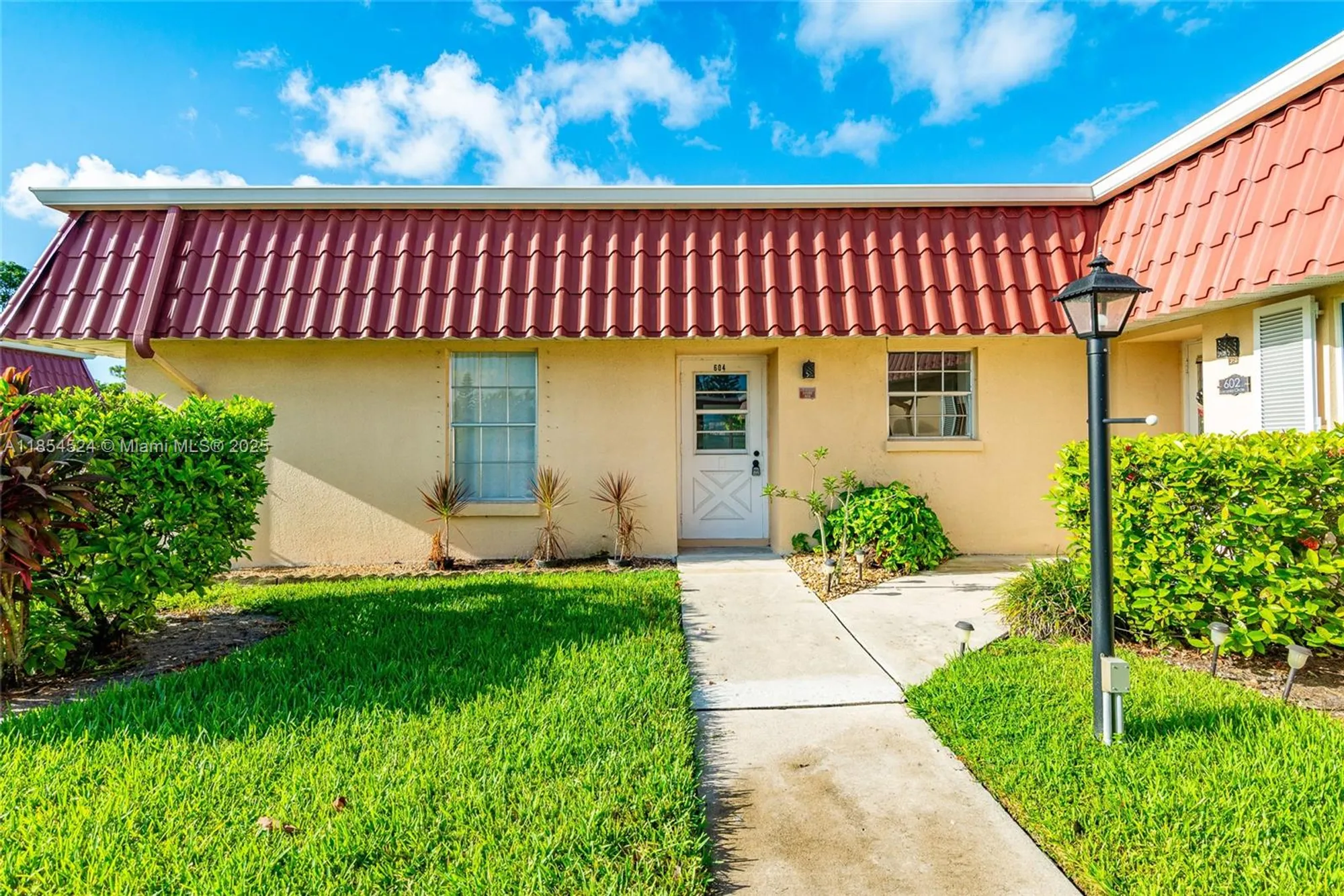 Property Slideshow image 29 of 44 | 604 laconia cir b, Lake Worth, FL, 33467