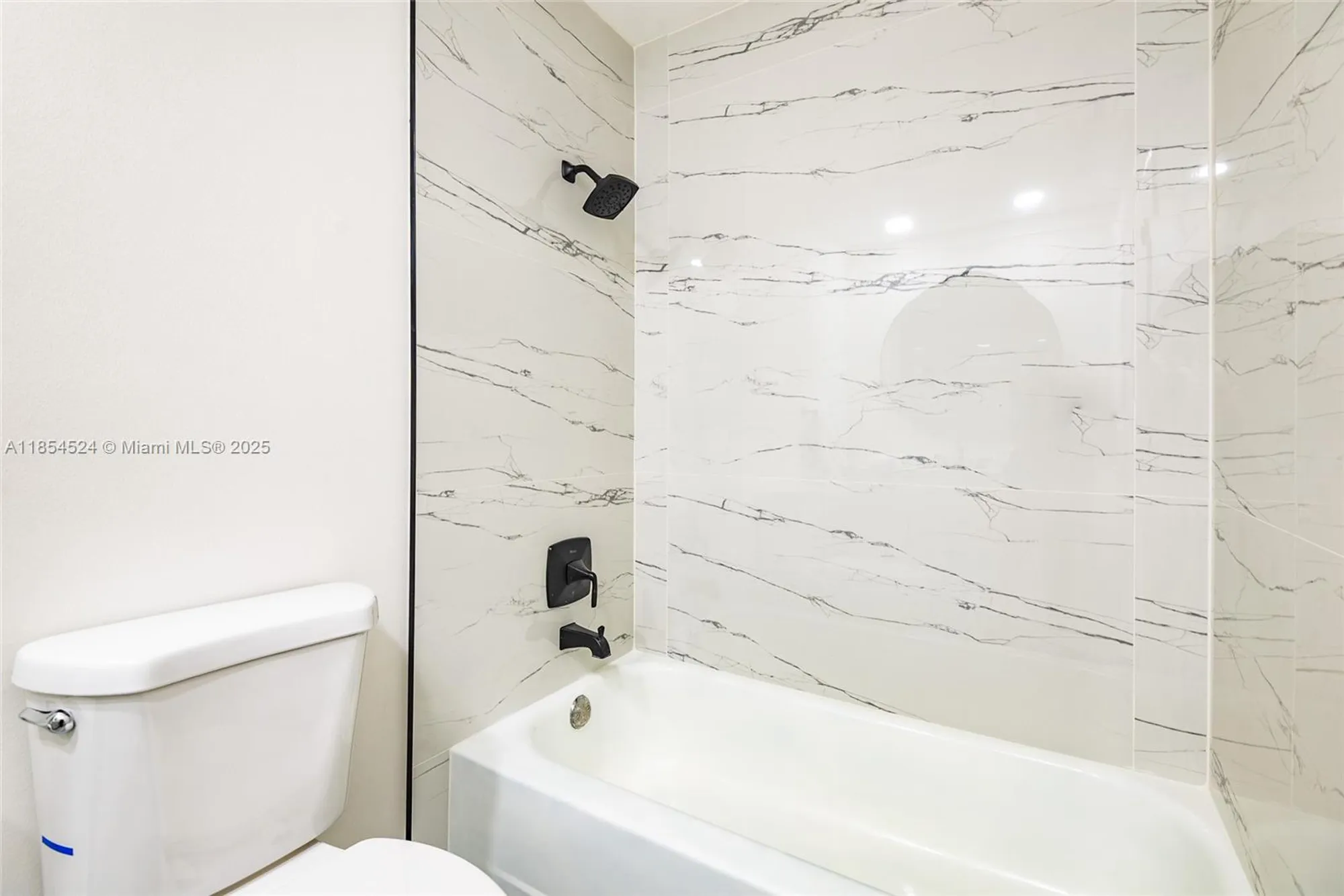 Property Slideshow image 20 of 44 | 604 laconia cir b, Lake Worth, FL, 33467