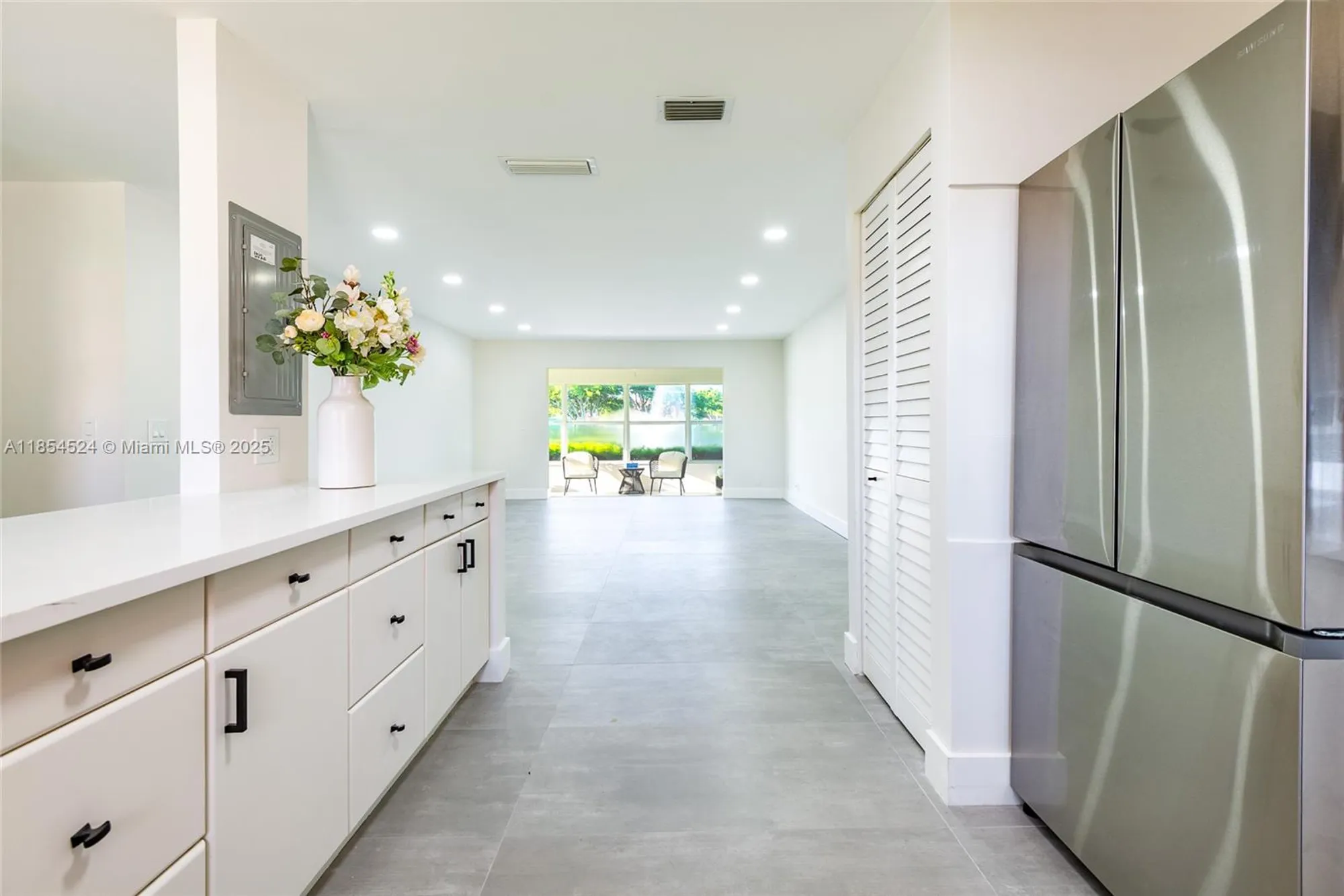 Property Slideshow image 6 of 44 | 604 laconia cir b, Lake Worth, FL, 33467