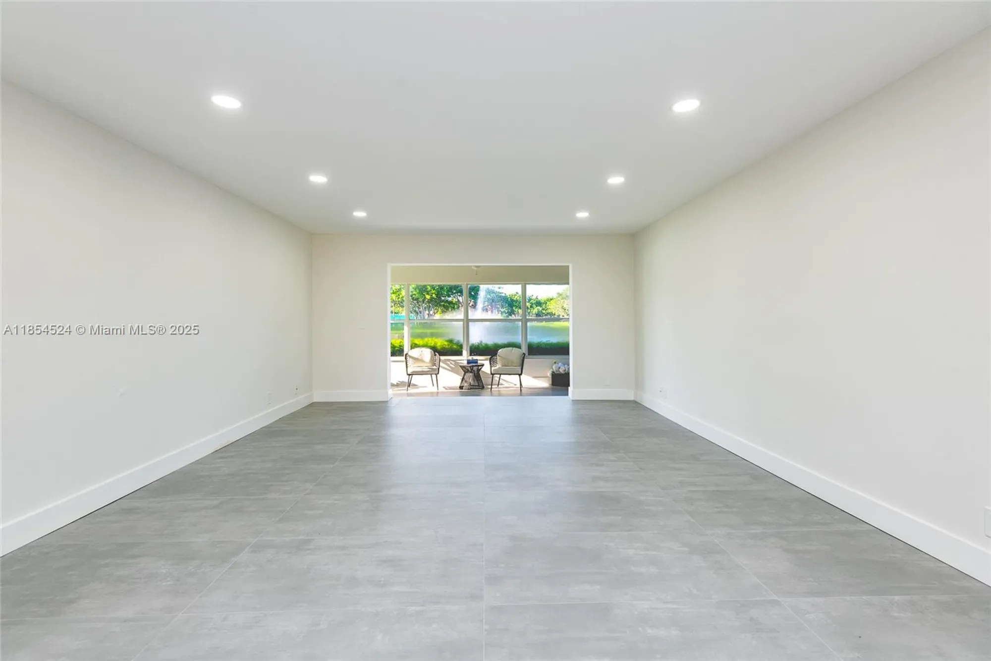 Property Slideshow image 9 of 44 | 604 laconia cir b, Lake Worth, FL, 33467