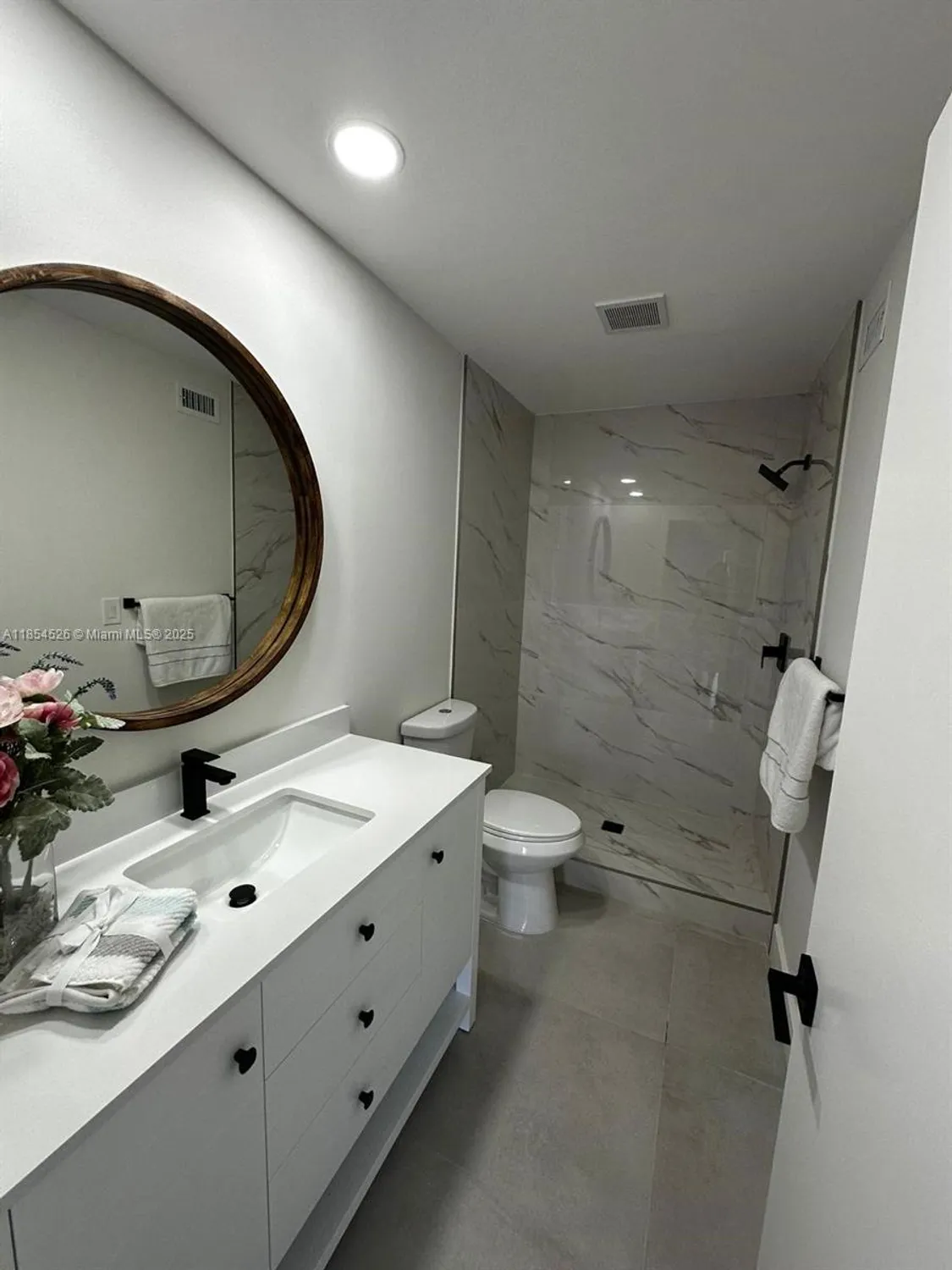 Property Slideshow image 17 of 38 | 316 cape cod cir b, Lake Worth, FL, 33467