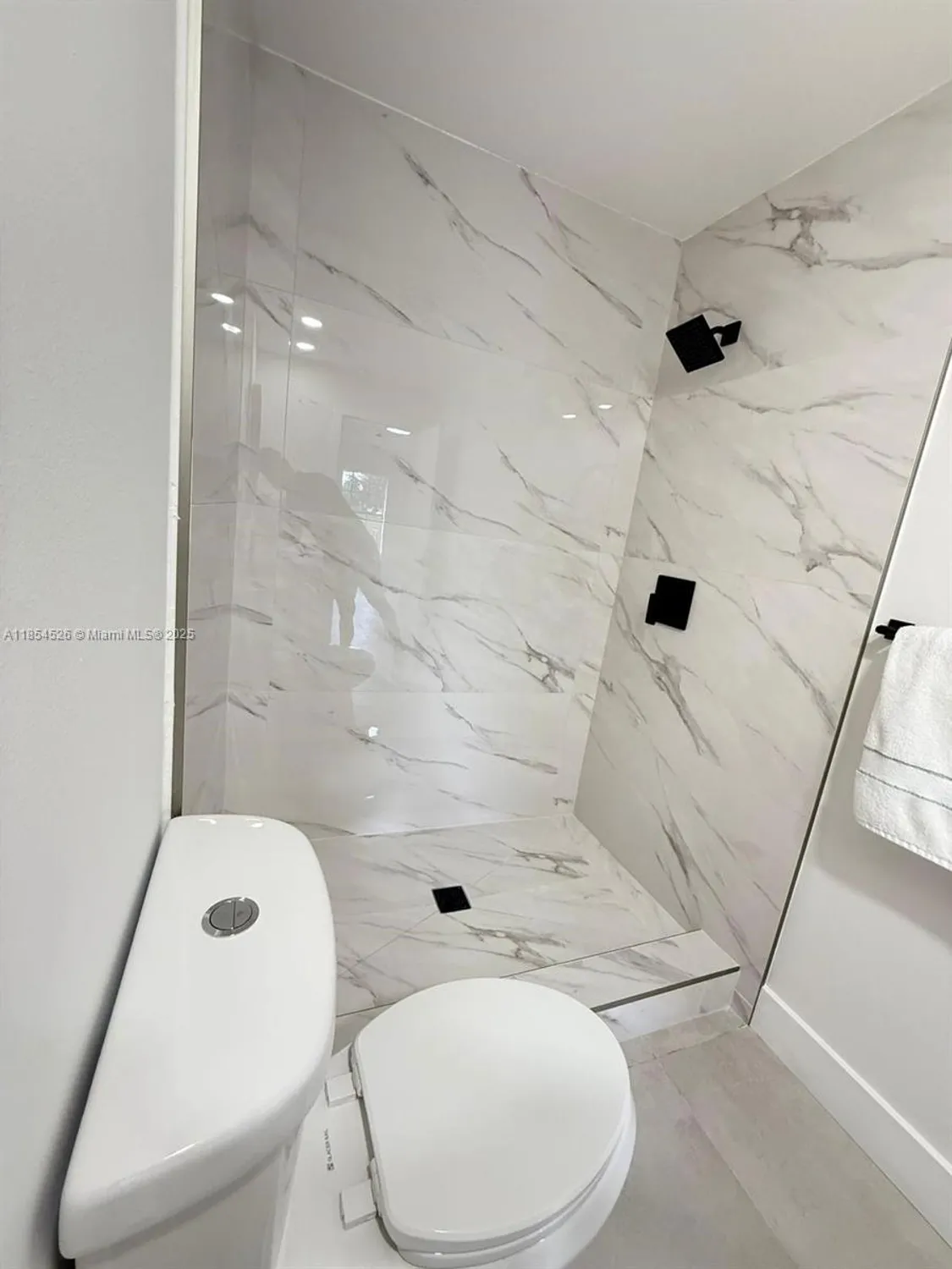 Property Slideshow image 18 of 38 | 316 cape cod cir b, Lake Worth, FL, 33467