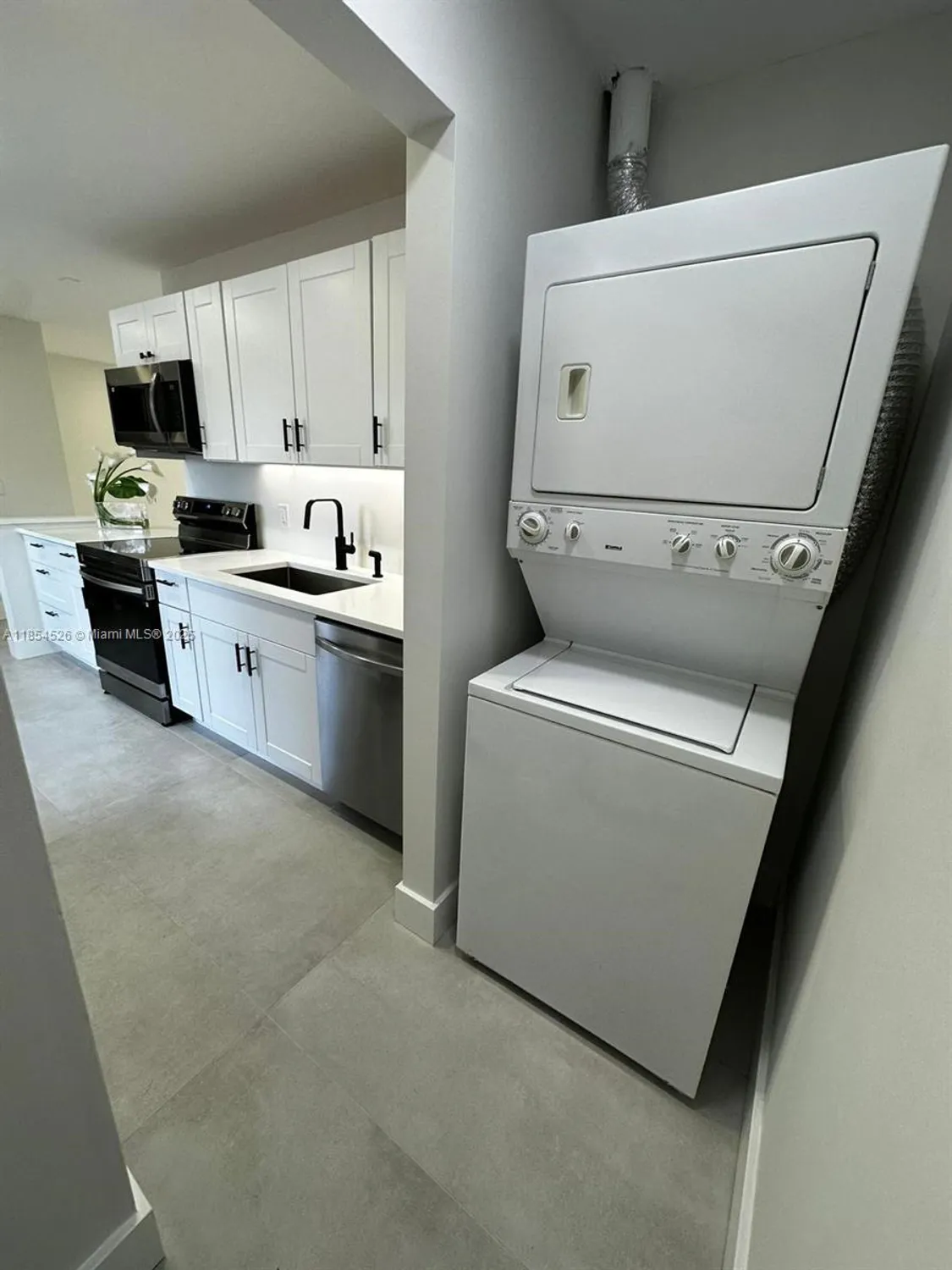 Property Slideshow image 19 of 38 | 316 cape cod cir b, Lake Worth, FL, 33467