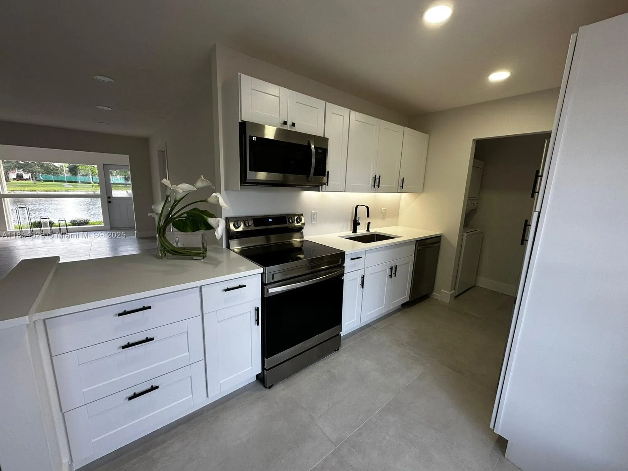 Property Slideshow image 1 of 38 | 316 cape cod cir b, Lake Worth, FL, 33467