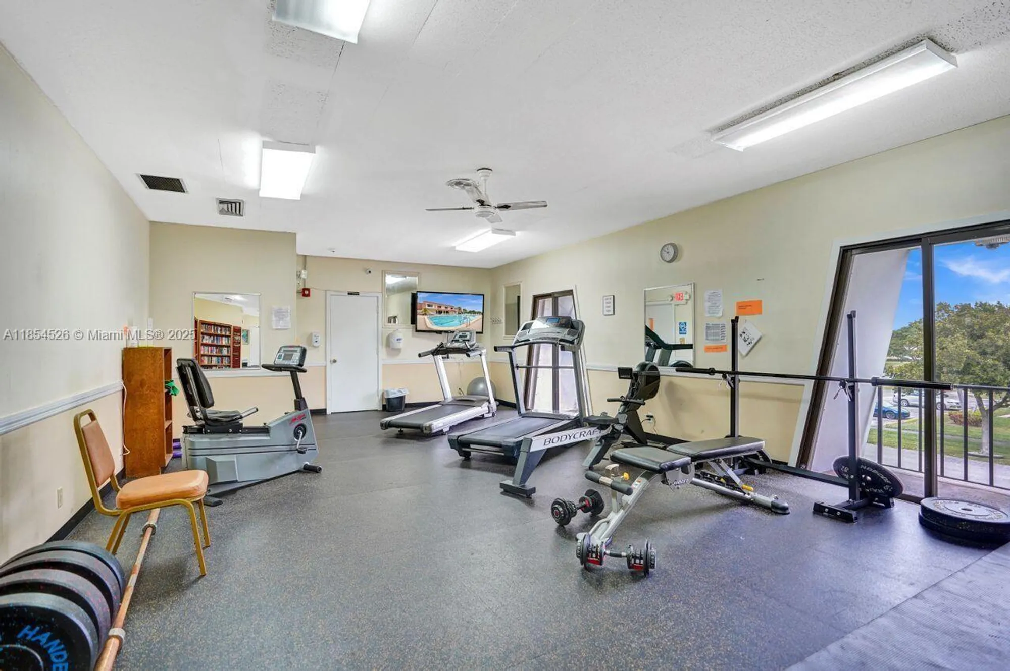 Property Slideshow image 35 of 38 | 316 cape cod cir b, Lake Worth, FL, 33467