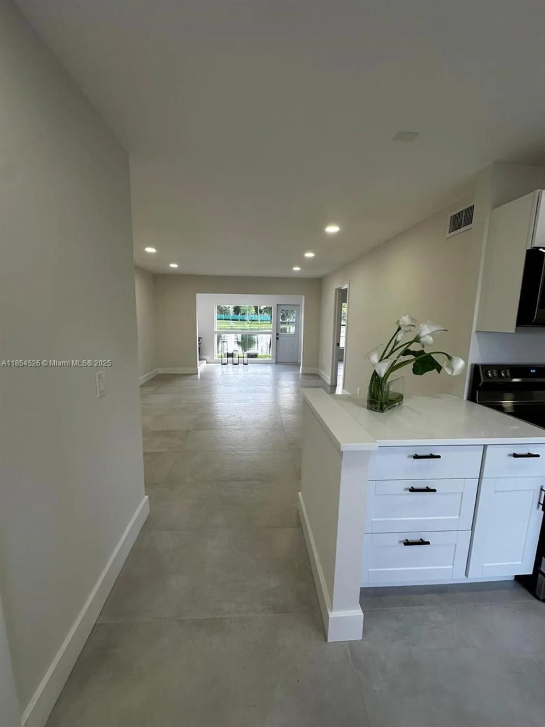 Property Slideshow image 5 of 38 | 316 cape cod cir b, Lake Worth, FL, 33467