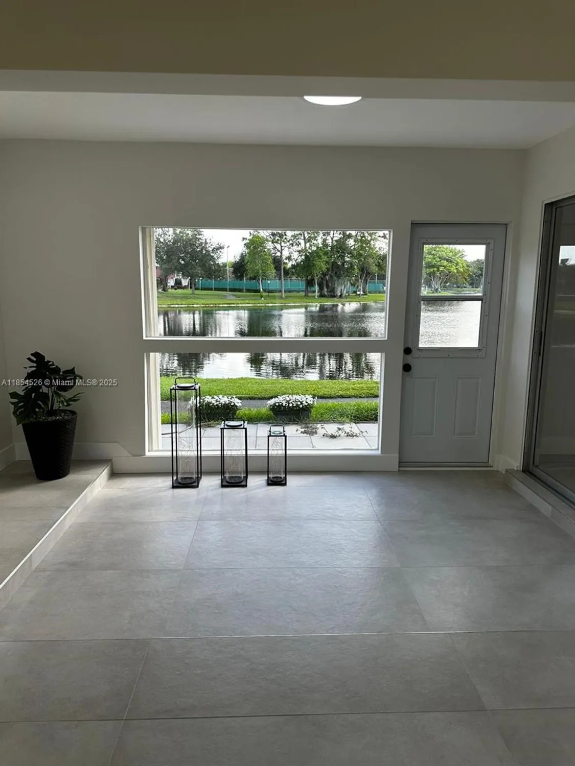 Property Slideshow image 7 of 38 | 316 cape cod cir b, Lake Worth, FL, 33467