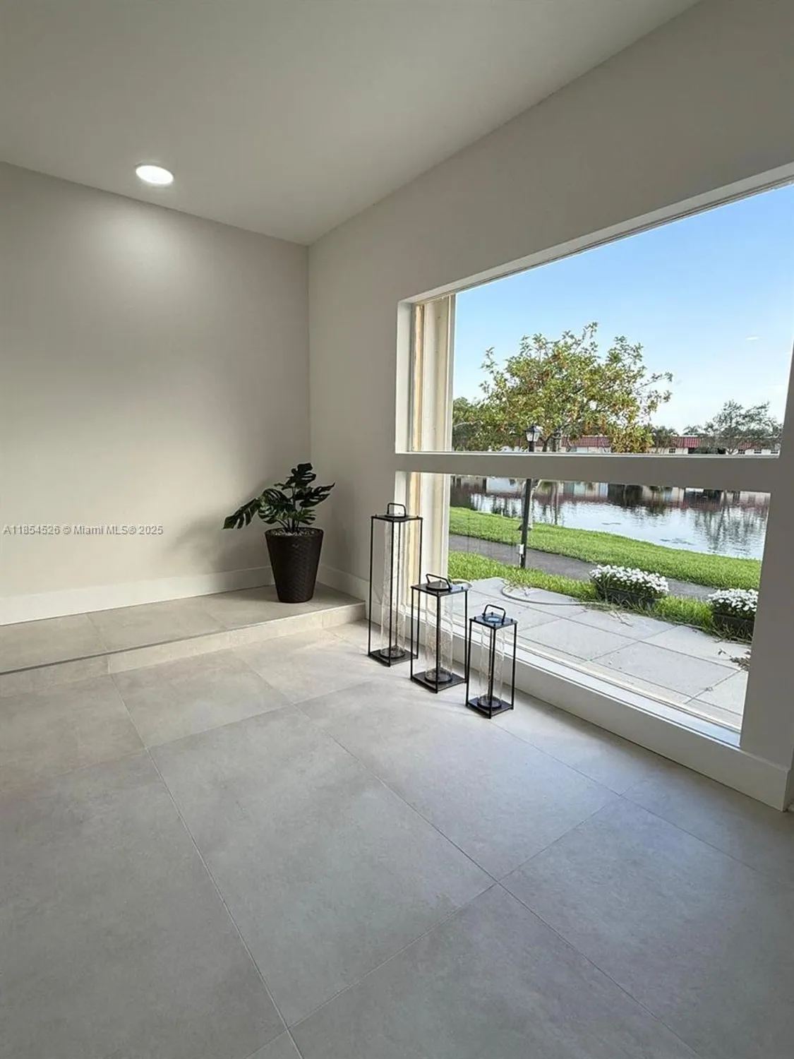 Property Slideshow image 9 of 38 | 316 cape cod cir b, Lake Worth, FL, 33467