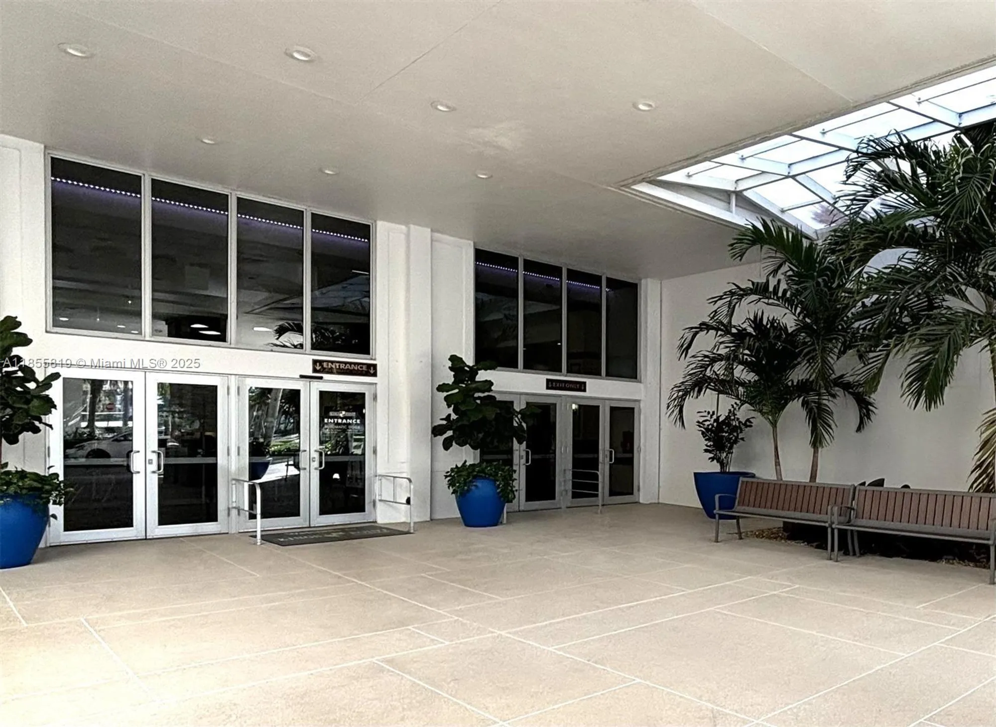 Property Slideshow image 3 of 37 | 7763 southampton ter apt 211, Tamarac, FL, 33321